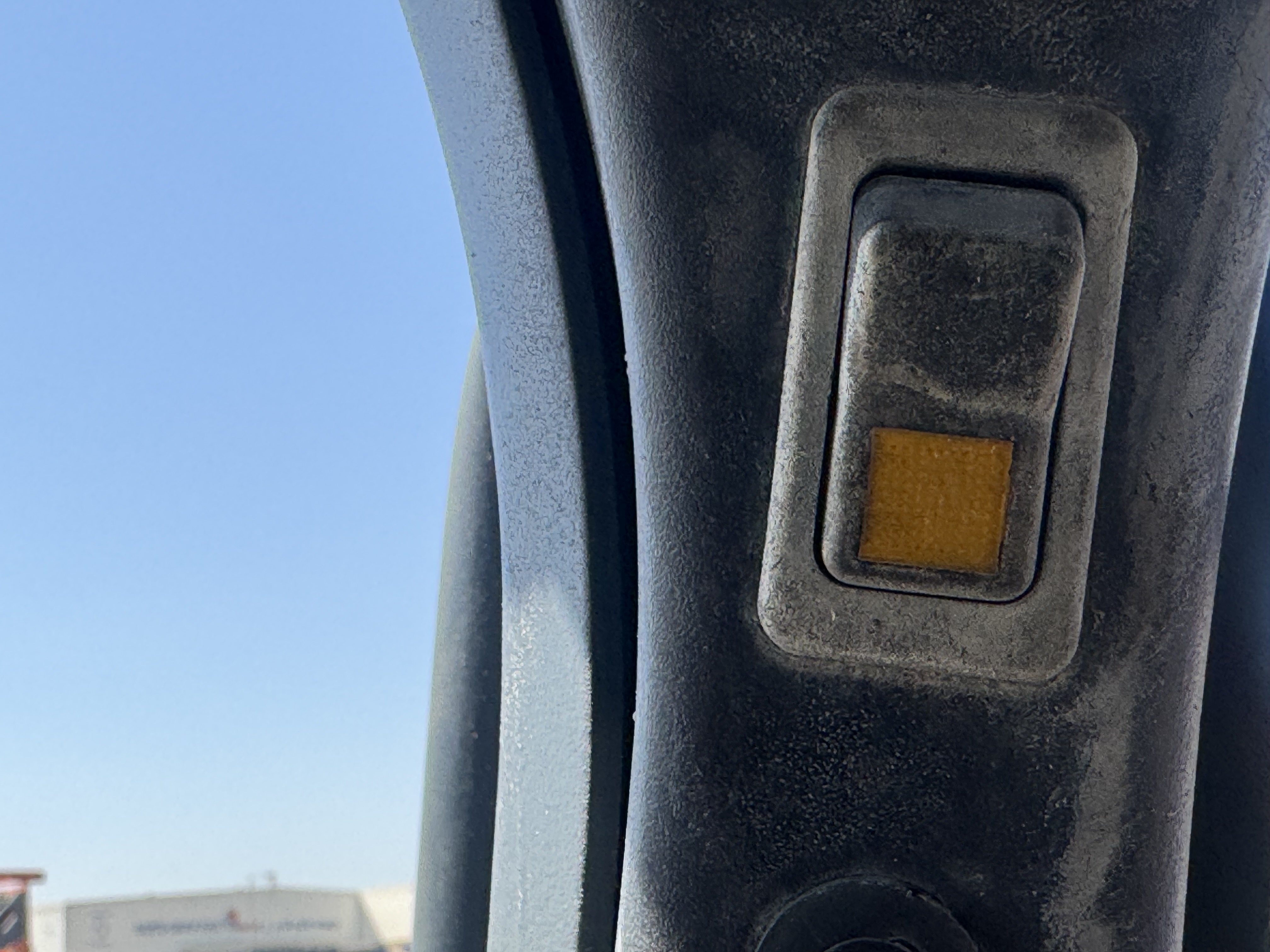 SSL-021-Bobcat-S510-Skid-steer-loaders-inspection-Cabin-Electronic-instrument-board-1