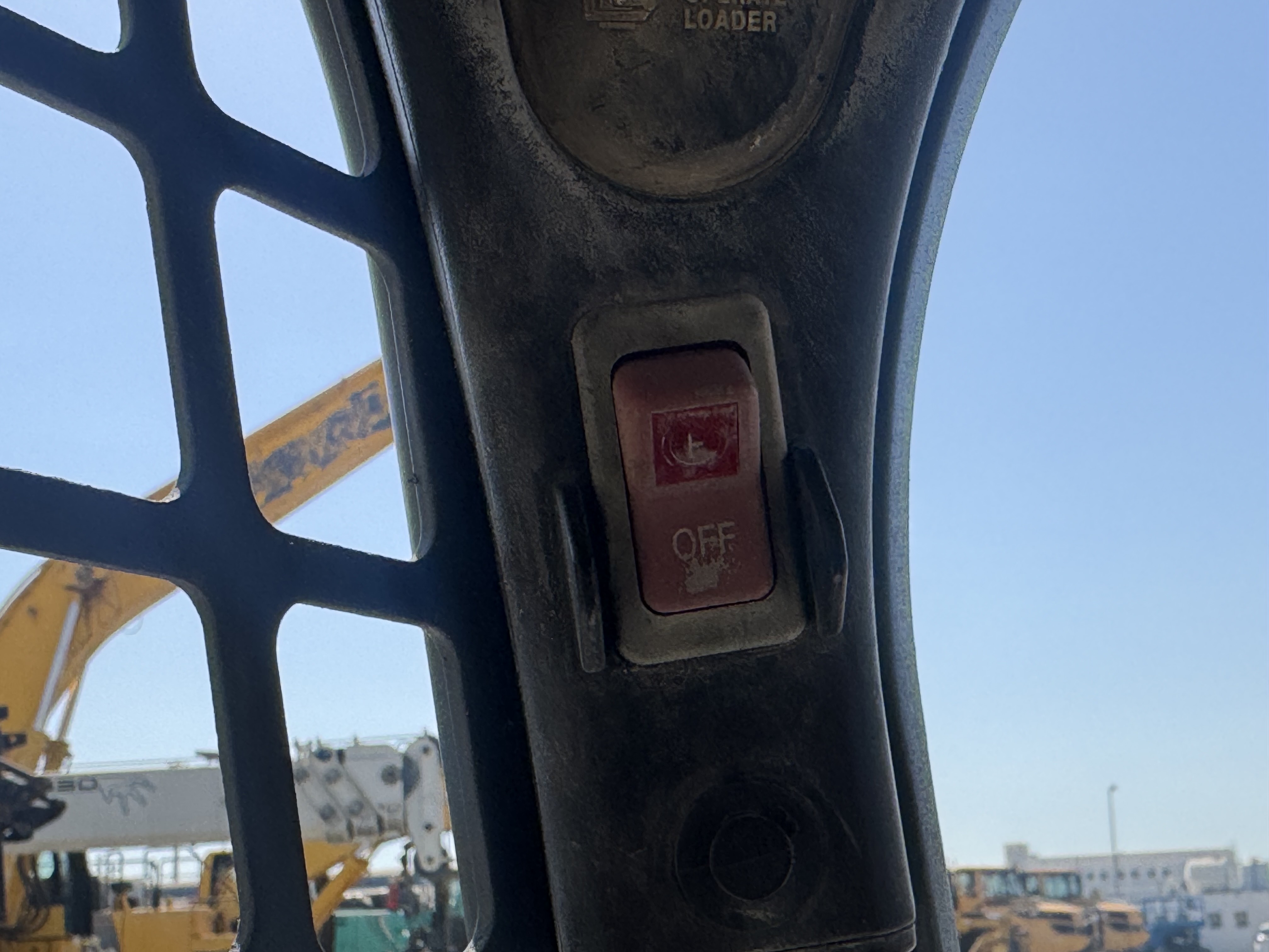 SSL-021-Bobcat-S510-Skid-steer-loaders-inspection-Cabin-Electronic-instrument-board-1