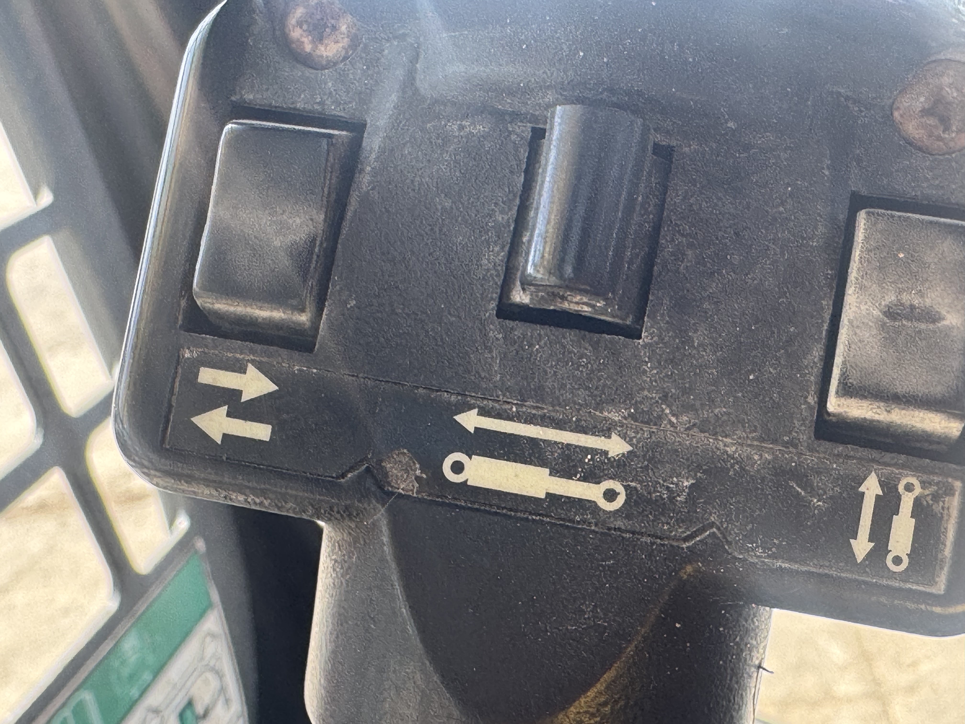 SSL-021-Bobcat-S510-Skid-steer-loaders-inspection-Cabin-Joysticks-1