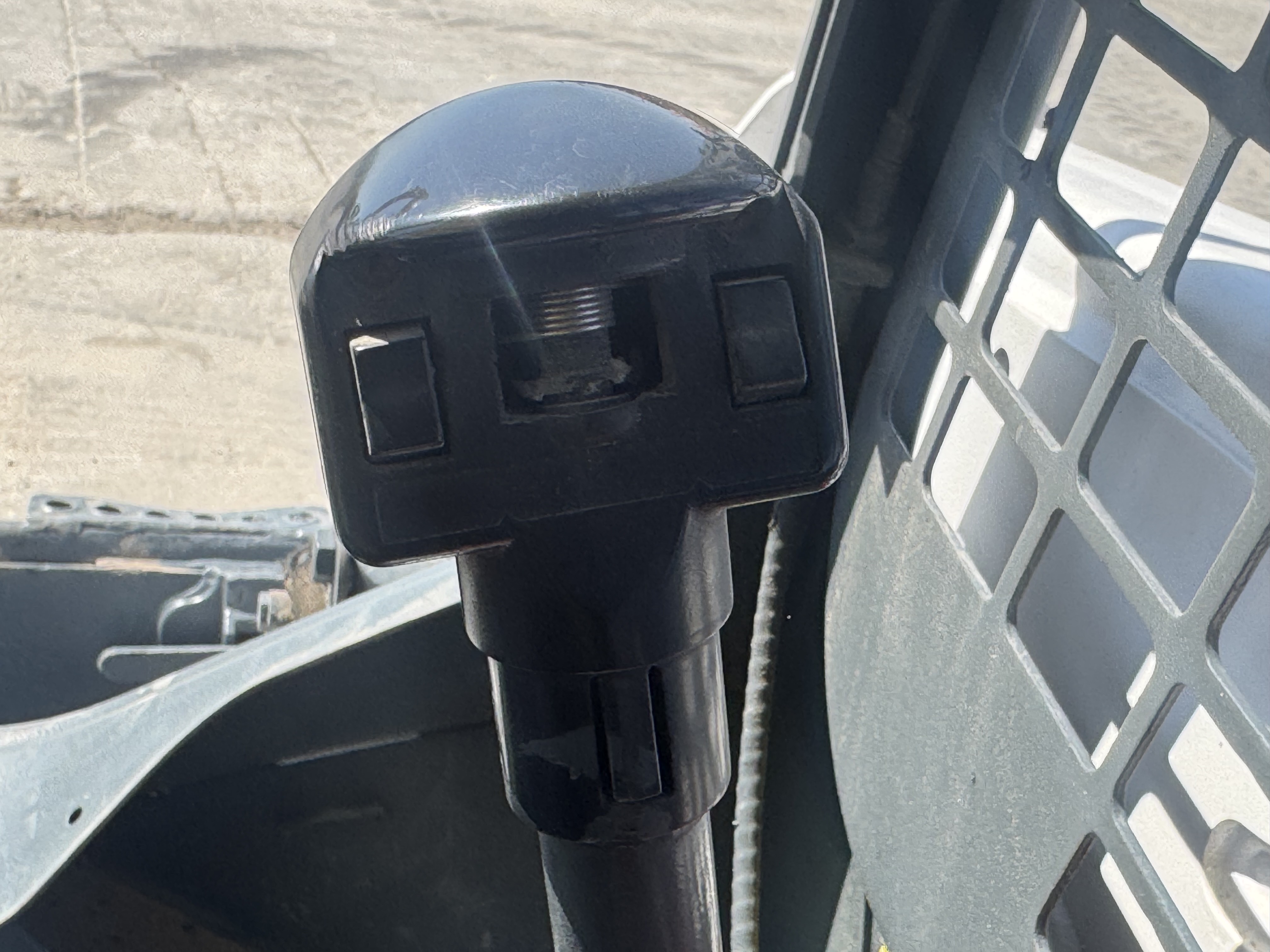 SSL-021-Bobcat-S510-Skid-steer-loaders-inspection-Cabin-Joysticks-1
