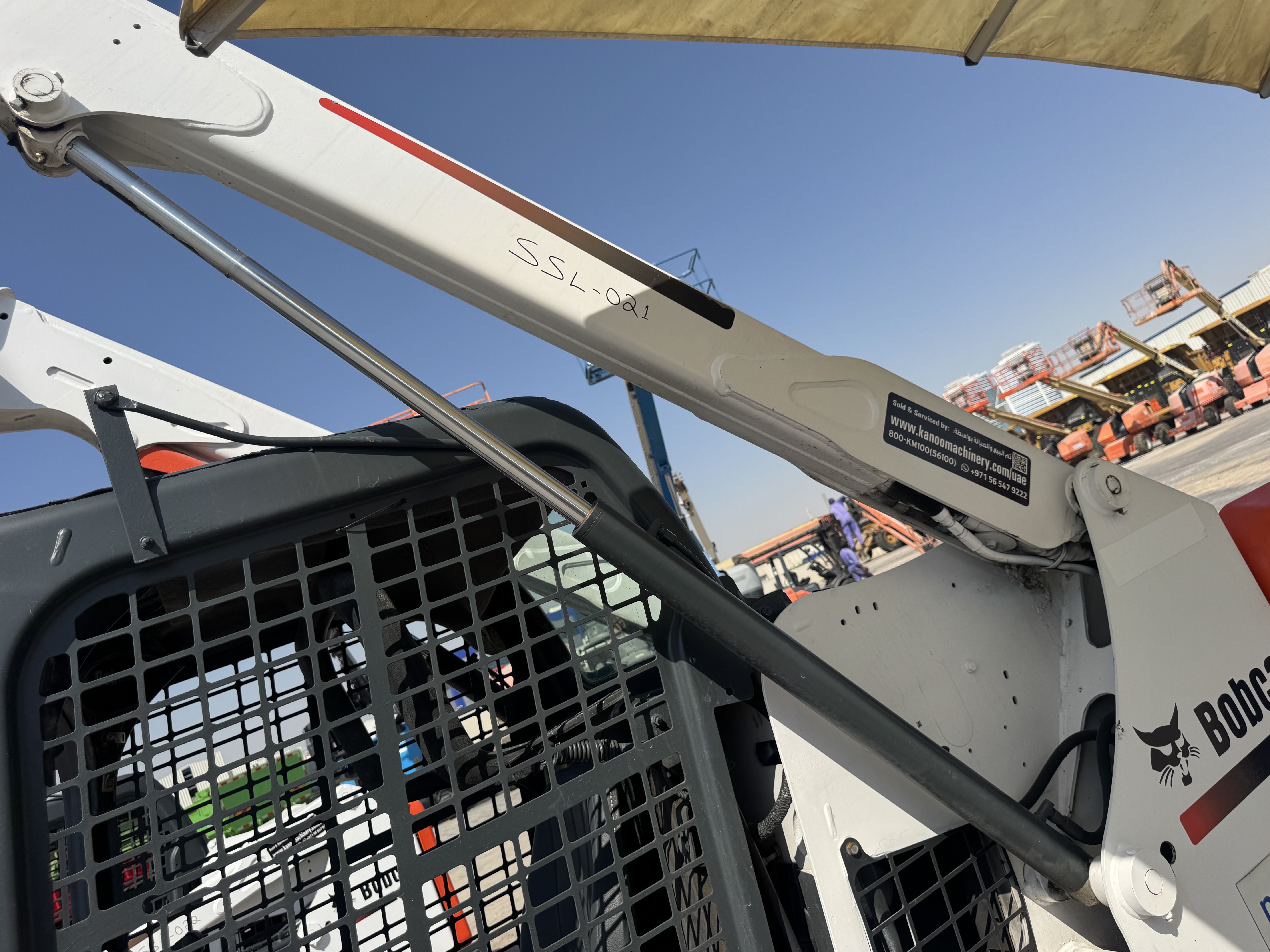SSL-021-Bobcat-S510-Skid-steer-loaders-inspection-Hydraulics-Loader-lift-cylinder-1