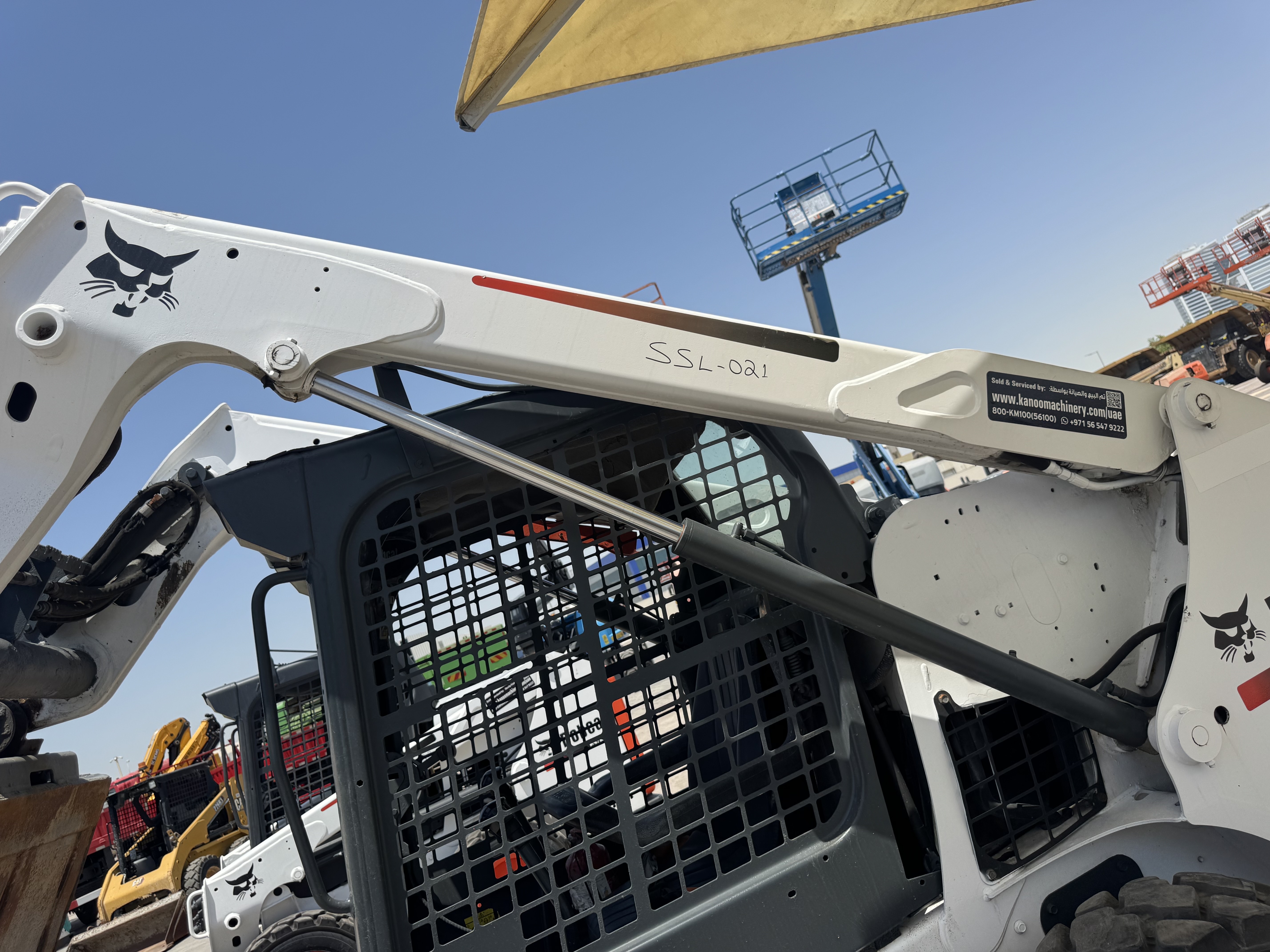 SSL-021-Bobcat-S510-Skid-steer-loaders-inspection-Hydraulics-Loader-lift-cylinder-1