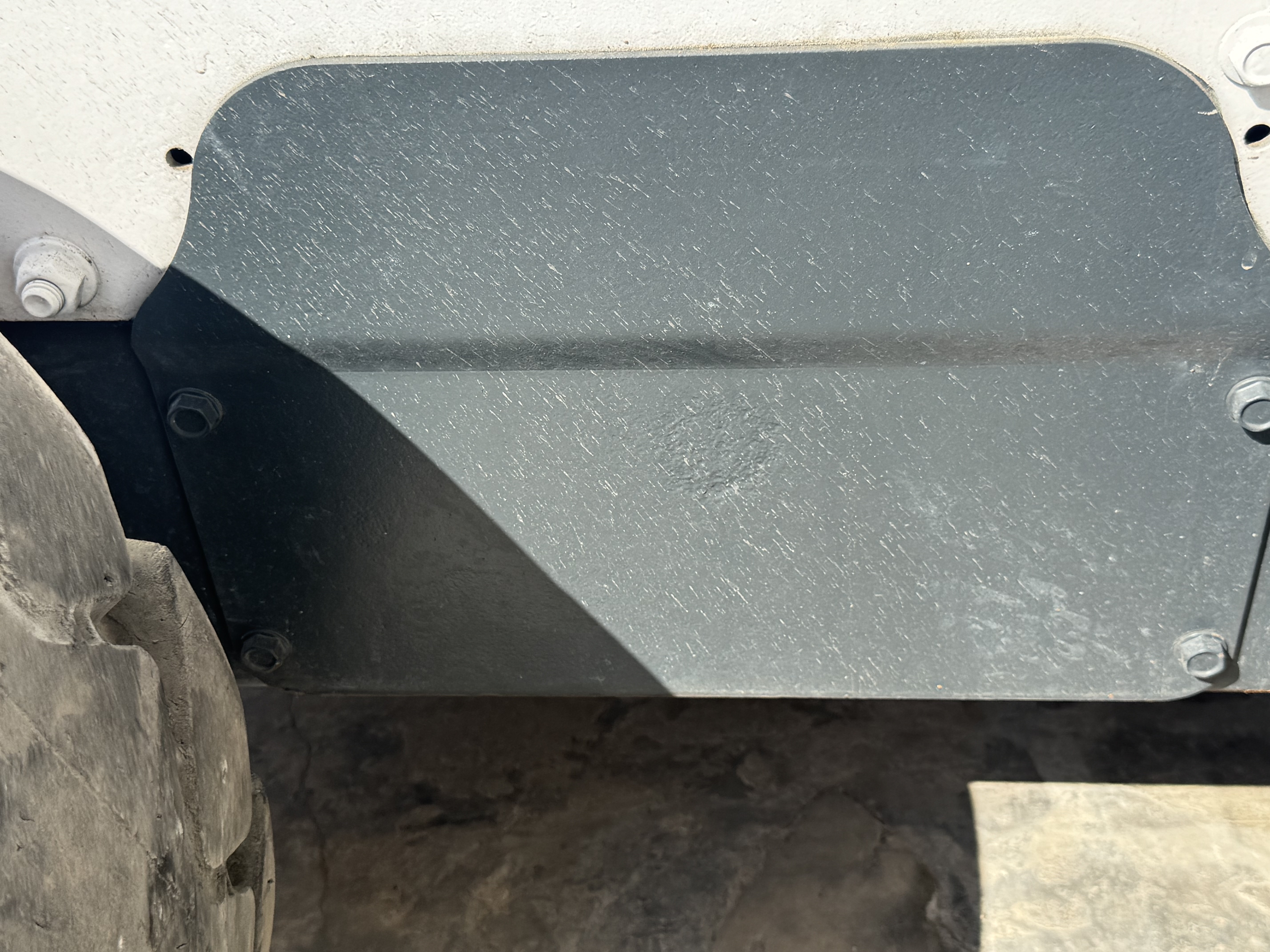 SSL-021-Bobcat-S510-Skid-steer-loaders-inspection-Structure-Sheet-metal-(fiberglass)-1