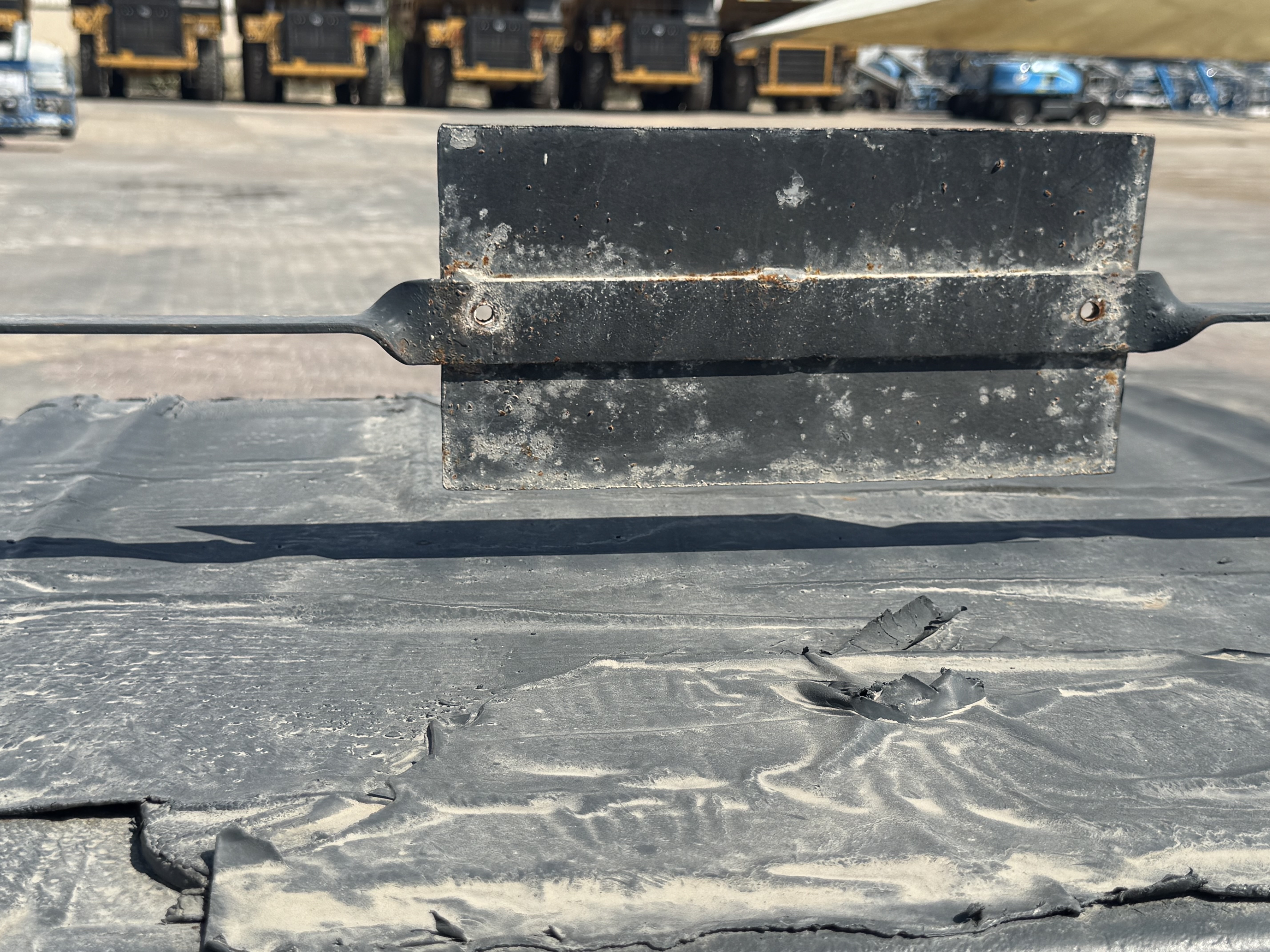 SSL-021-Bobcat-S510-Skid-steer-loaders-inspection-Structure-Sheet-metal-(fiberglass)-1