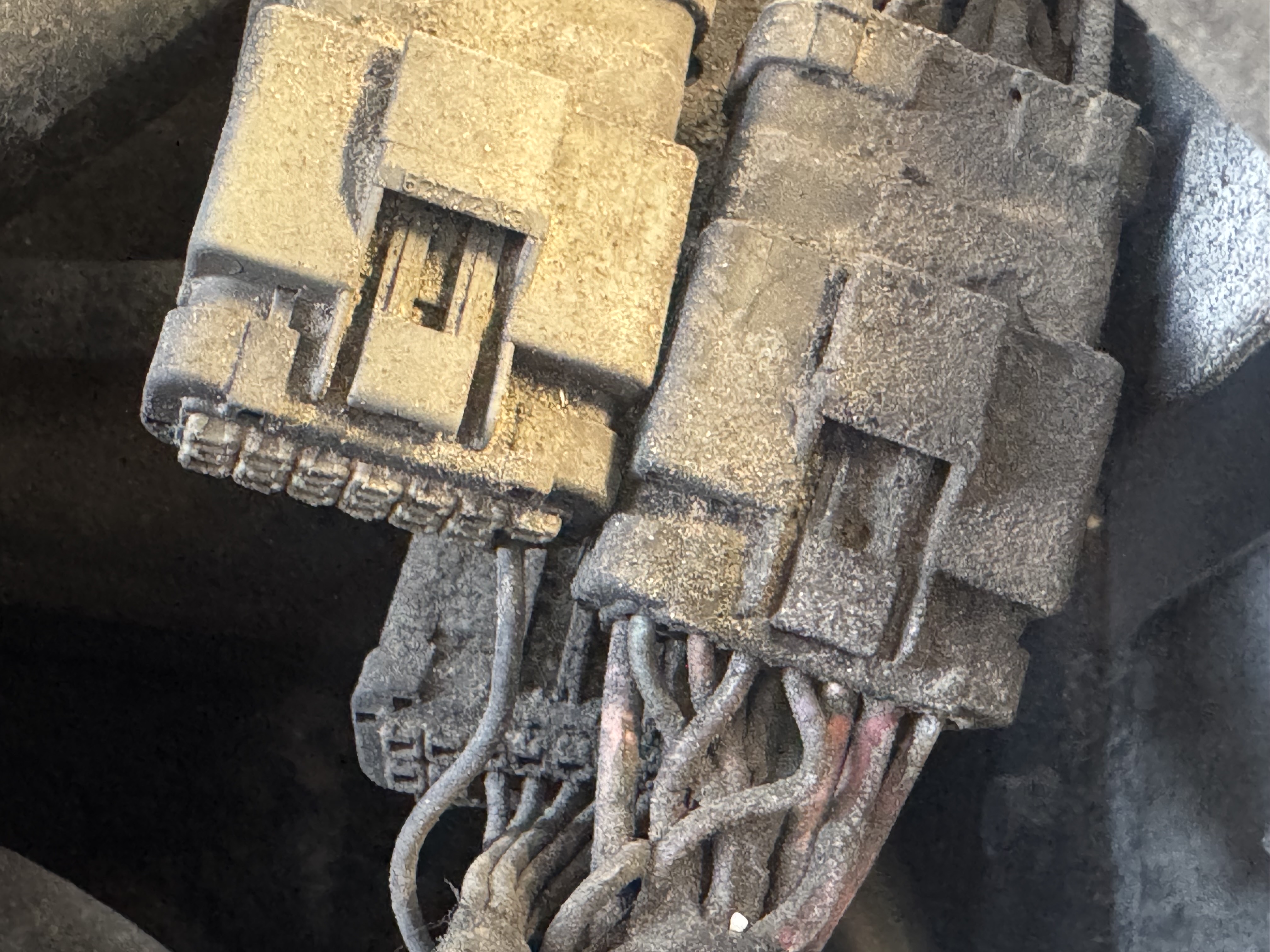 SSL-021-Bobcat-S510-Skid-steer-loaders-inspection-Electronics-Main-harness-1