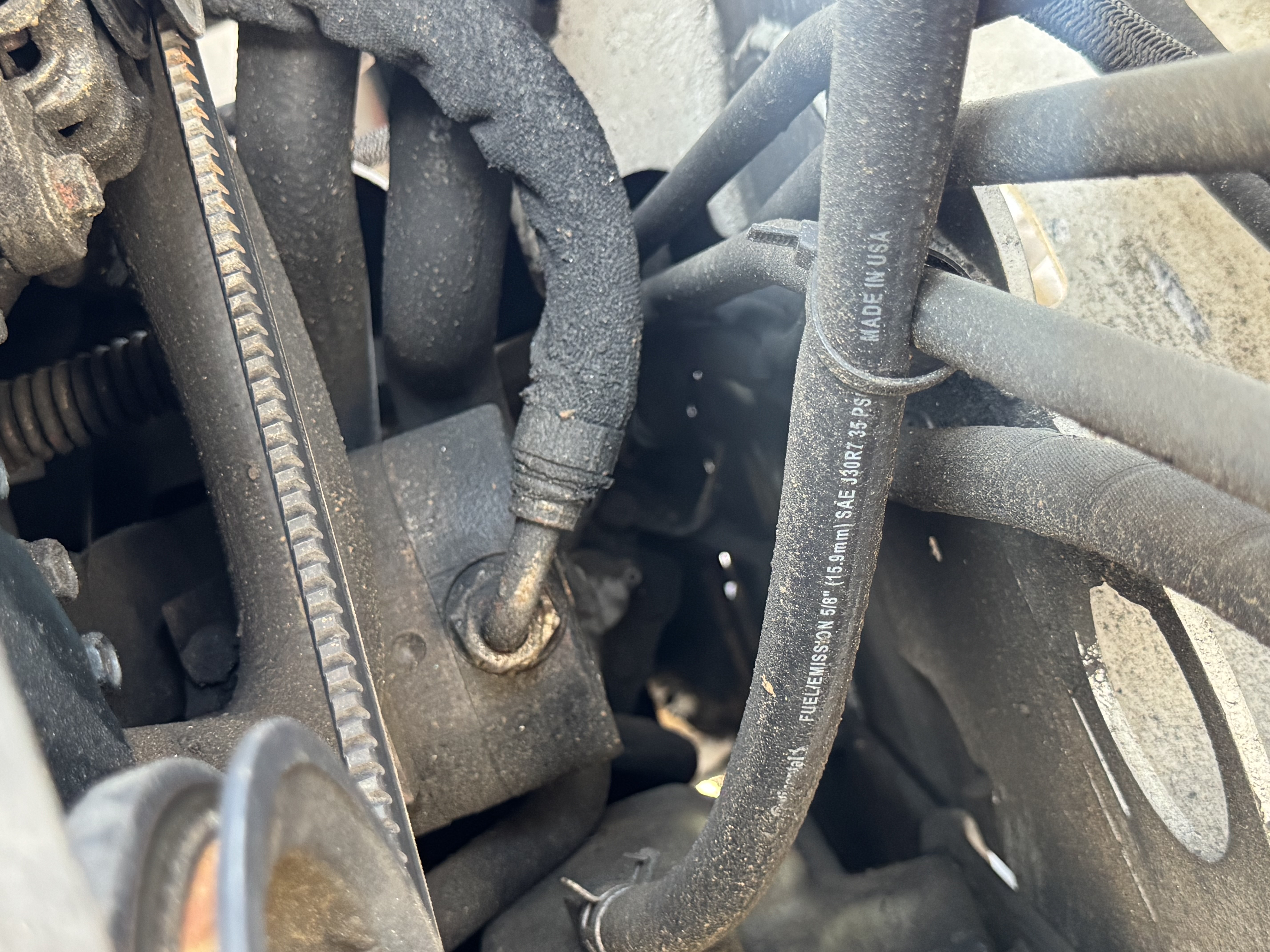 SSL-021-Bobcat-S510-Skid-steer-loaders-inspection-Engine-Belts-1