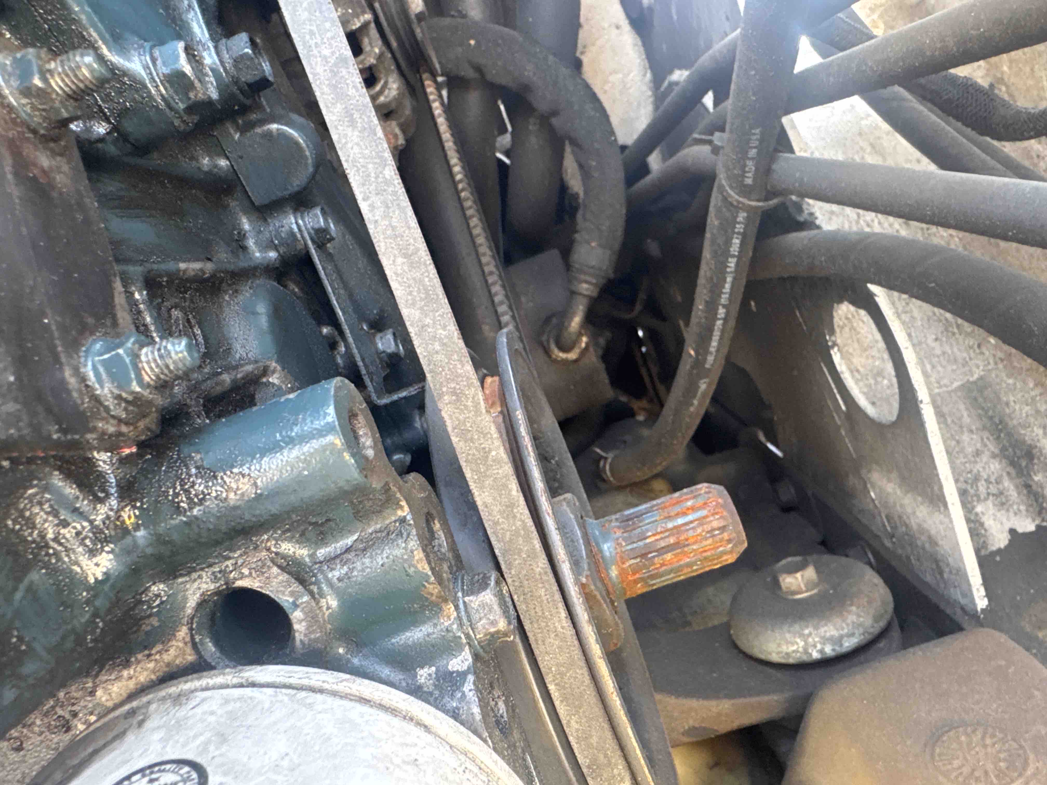 SSL-021-Bobcat-S510-Skid-steer-loaders-inspection-Engine-Belts-1