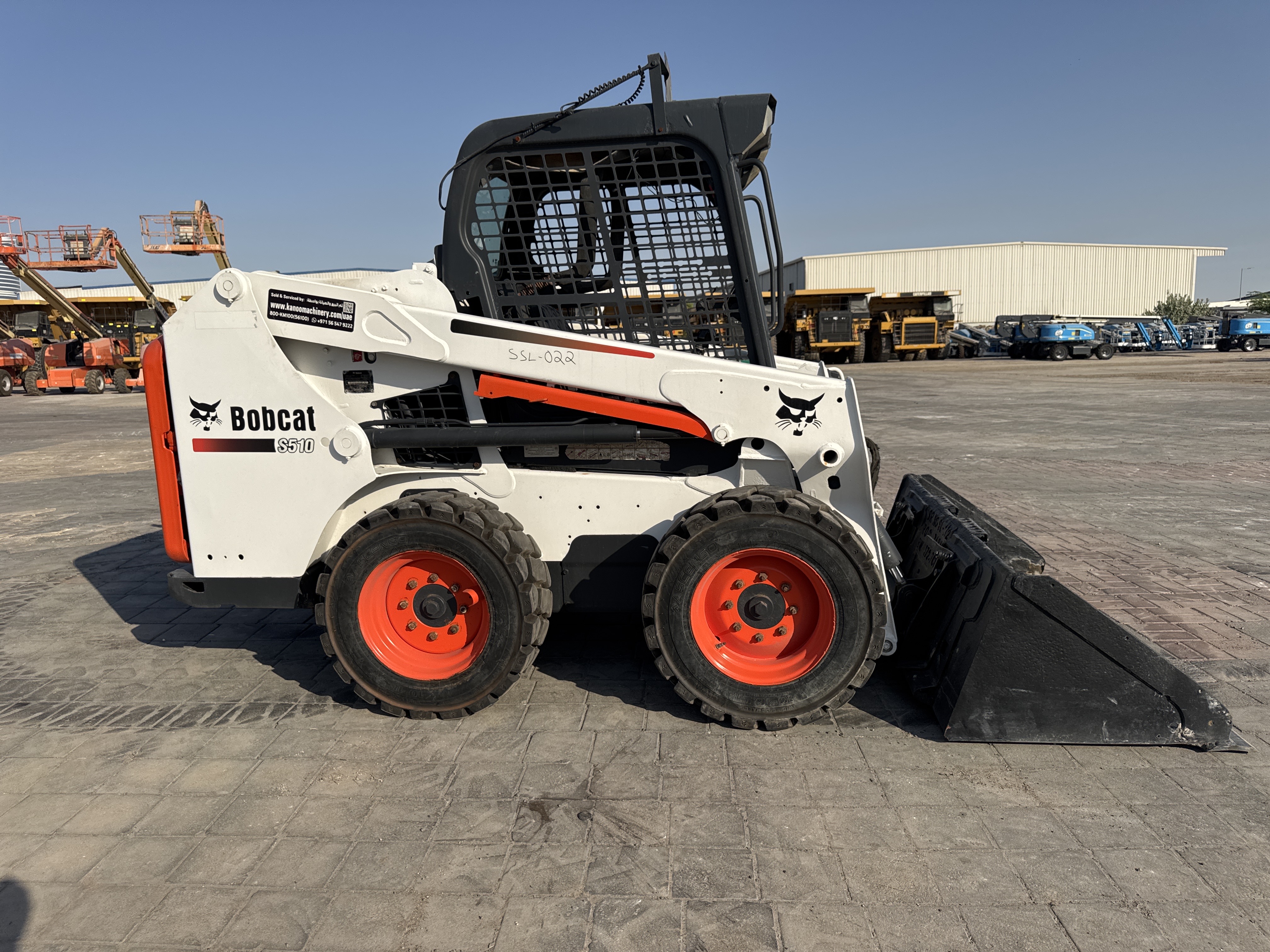 SSL-022-بوبكات-S510-لوادر-انزلاقية-بعجلات-فحص-الهيكل-الصبغ-1