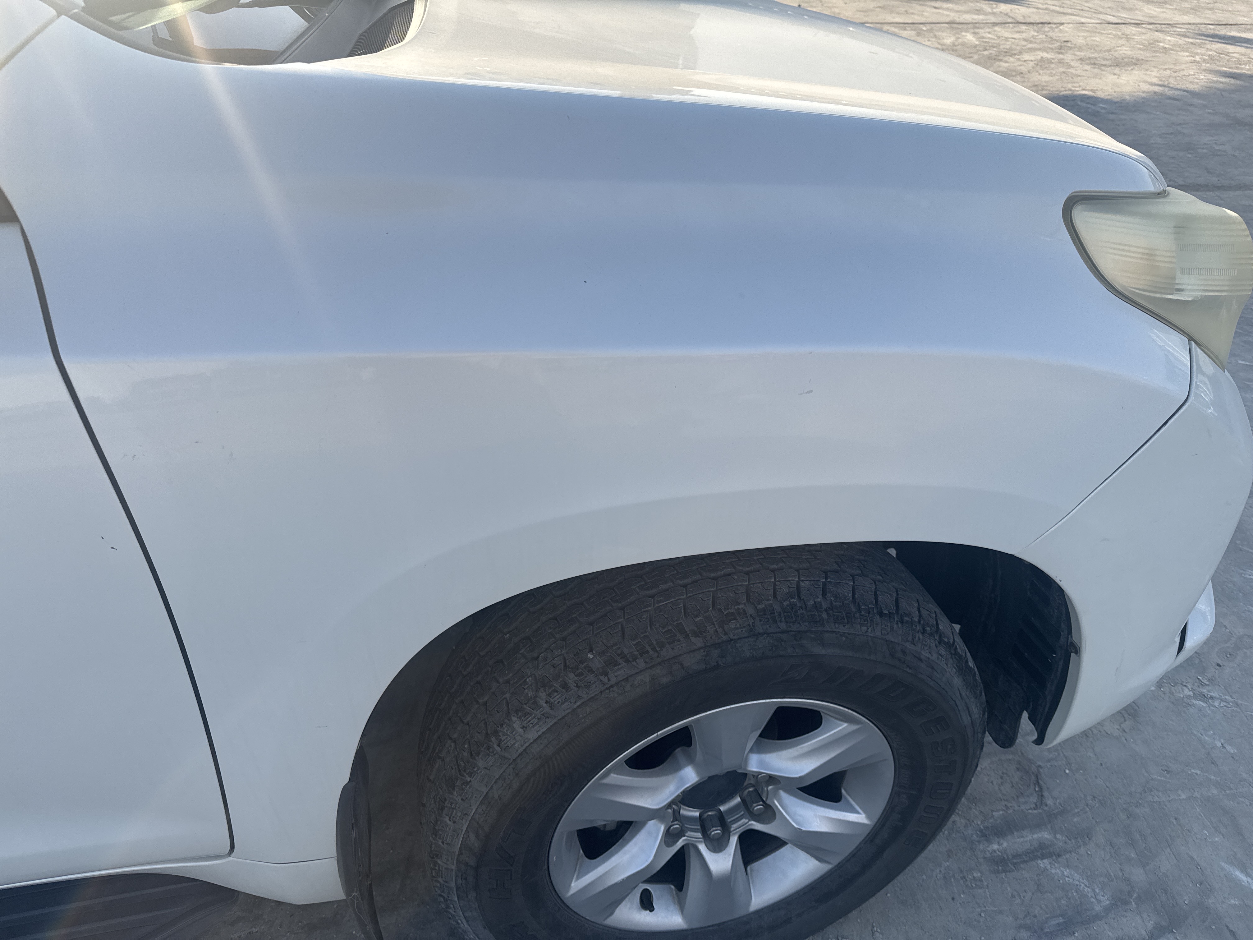 SUV-003-تويوتا-Land-Cruiser-Prado-المركبات-الرياضية-فحص-صور-خار-جية-الرفرف-الأمامي-الأيسر-1