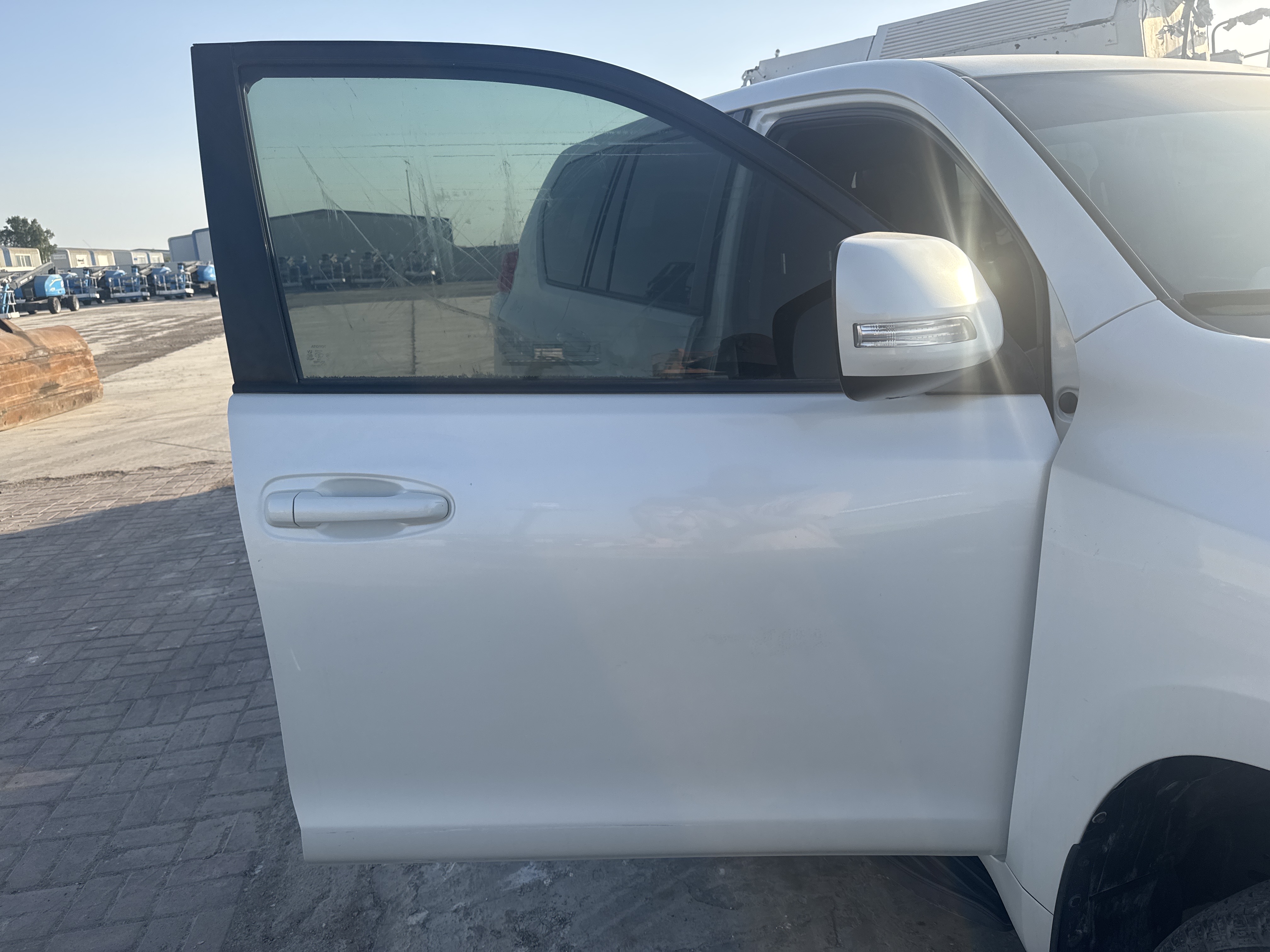SUV-003-تويوتا-Land-Cruiser-Prado-المركبات-الرياضية-فحص-صور-خار-جية-الباب-الأمامي-الأيمن-1