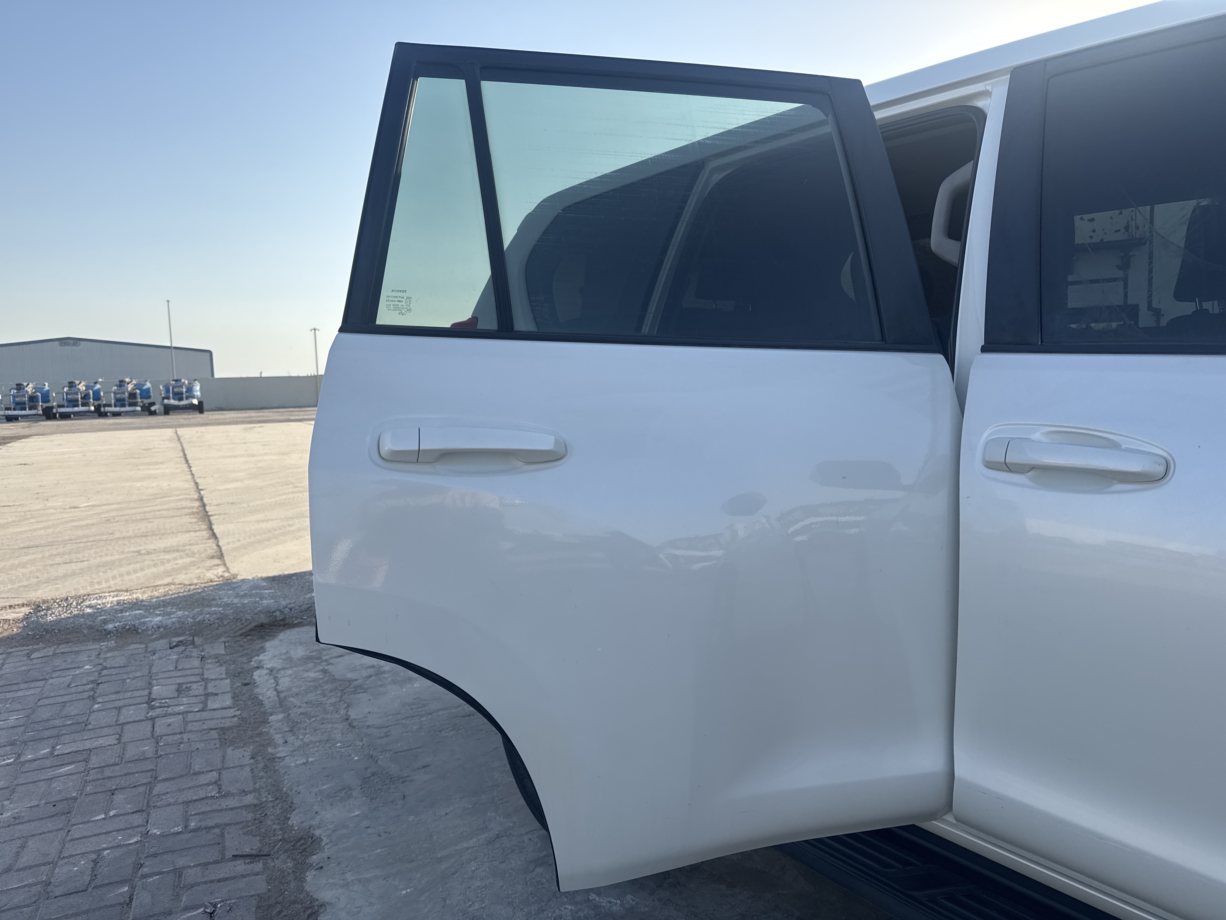 SUV-003-تويوتا-Land-Cruiser-Prado-المركبات-الرياضية-فحص-صور-خار-جية-الباب-الخلفي-الأيمن-1