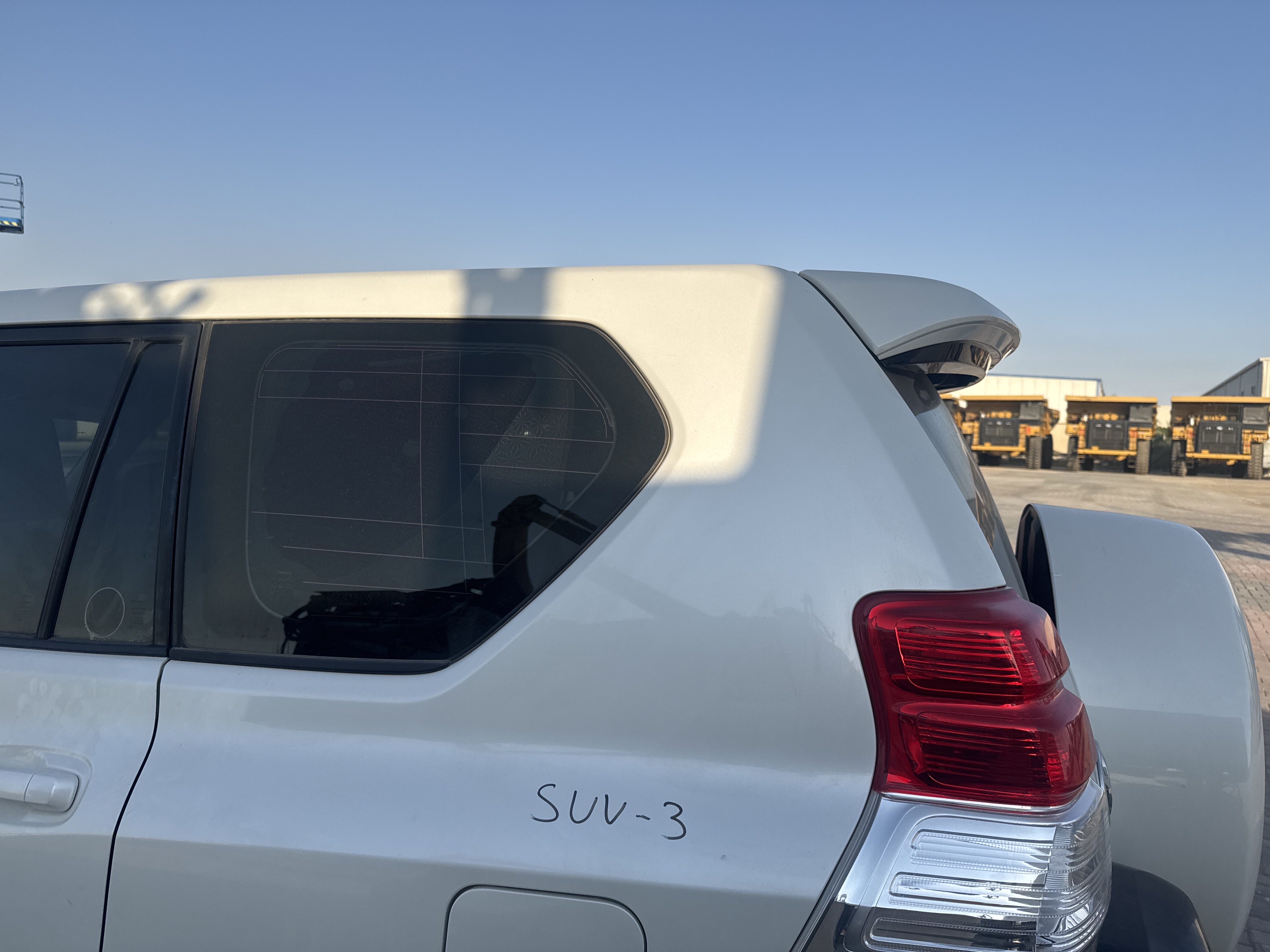 SUV-003-تويوتا-Land-Cruiser-Prado-المركبات-الرياضية-فحص-صور-خار-جية-الرفرف-الخلفي-الأيسر-1