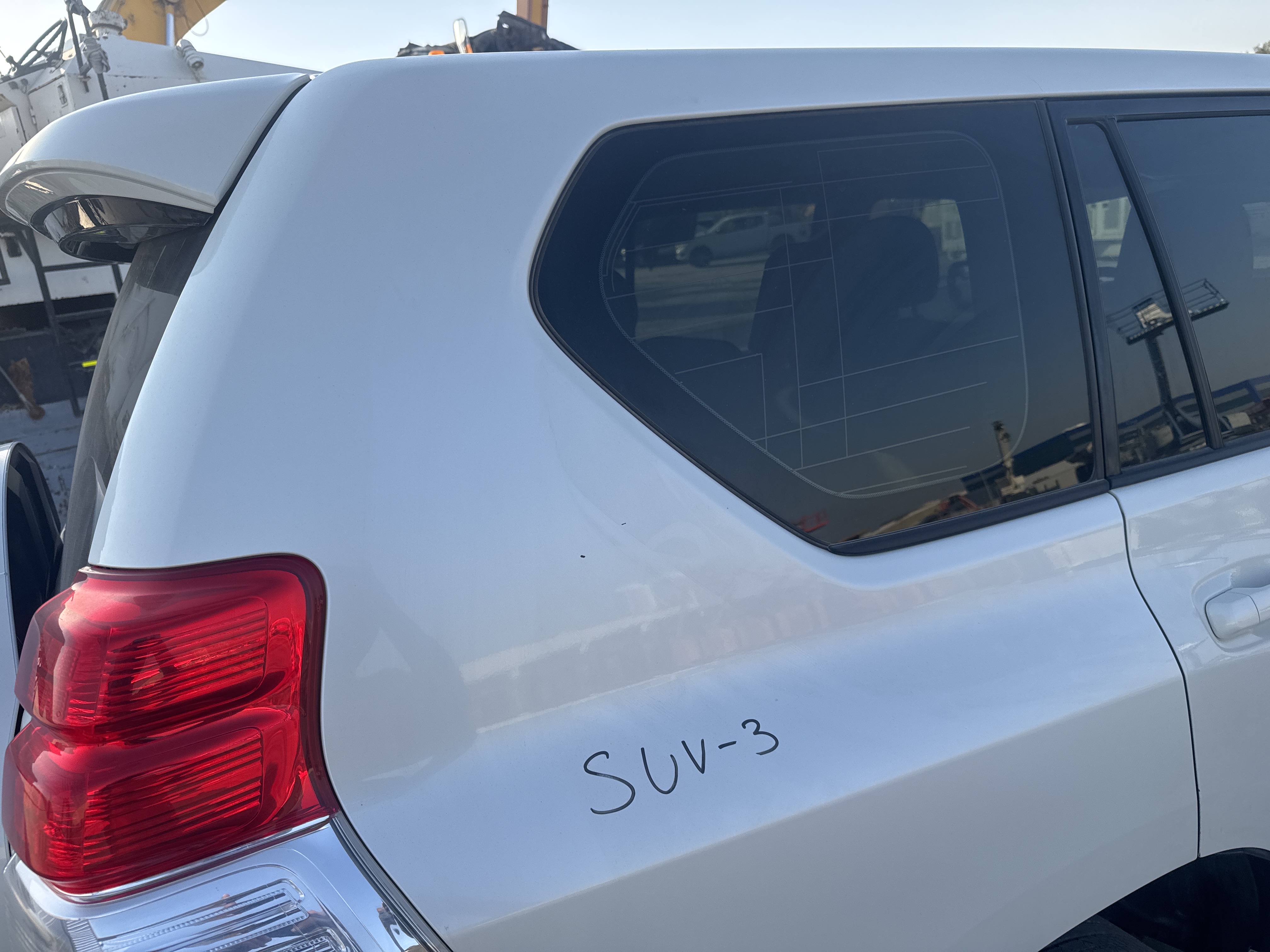 SUV-003-تويوتا-Land-Cruiser-Prado-المركبات-الرياضية-فحص-صور-خار-جية-الرفرف-الخلفي-الأيمن-1