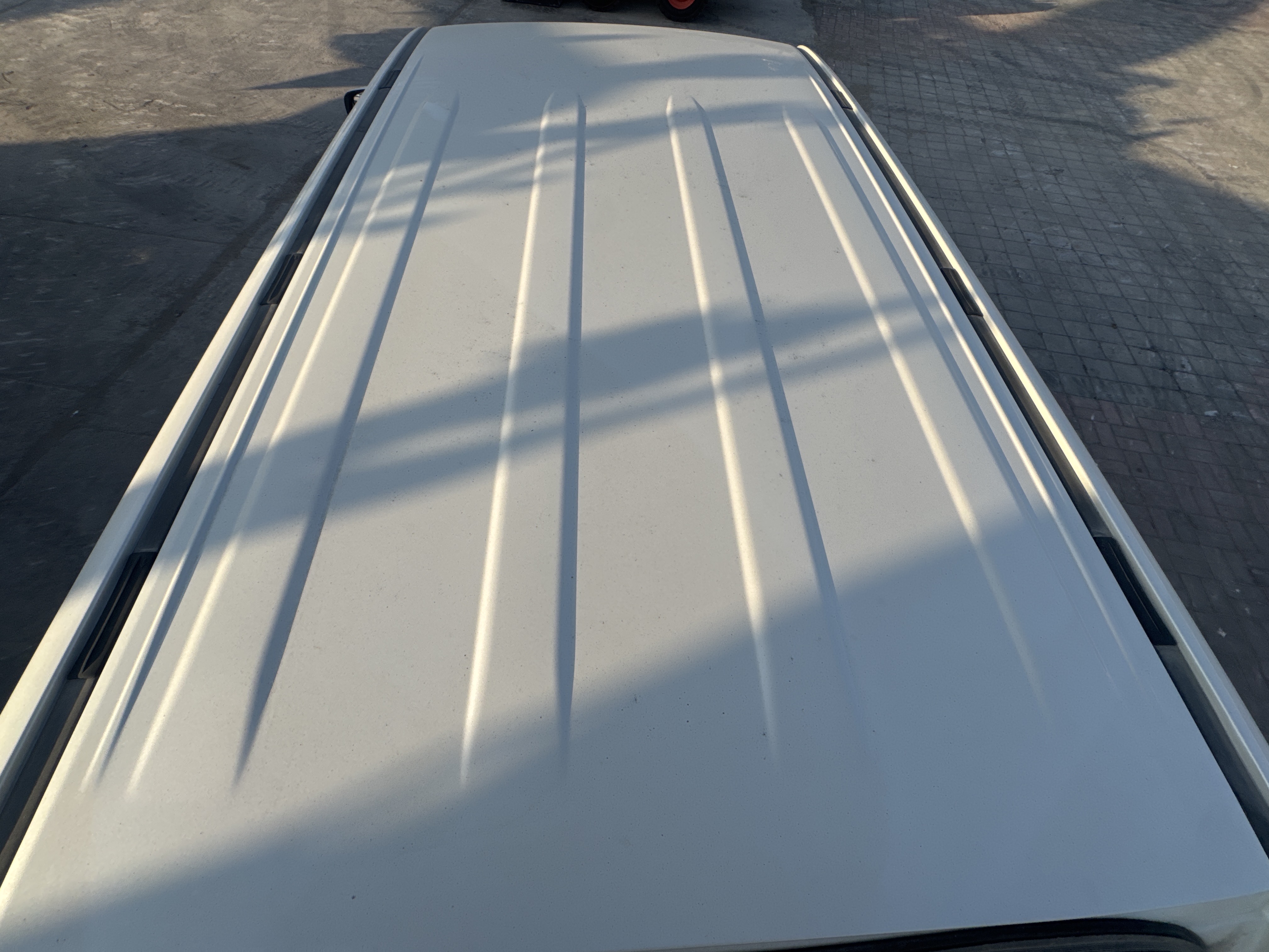 SUV-003-تويوتا-Land-Cruiser-Prado-المركبات-الرياضية-فحص-صور-خار-جية-سقف-السيارة-1