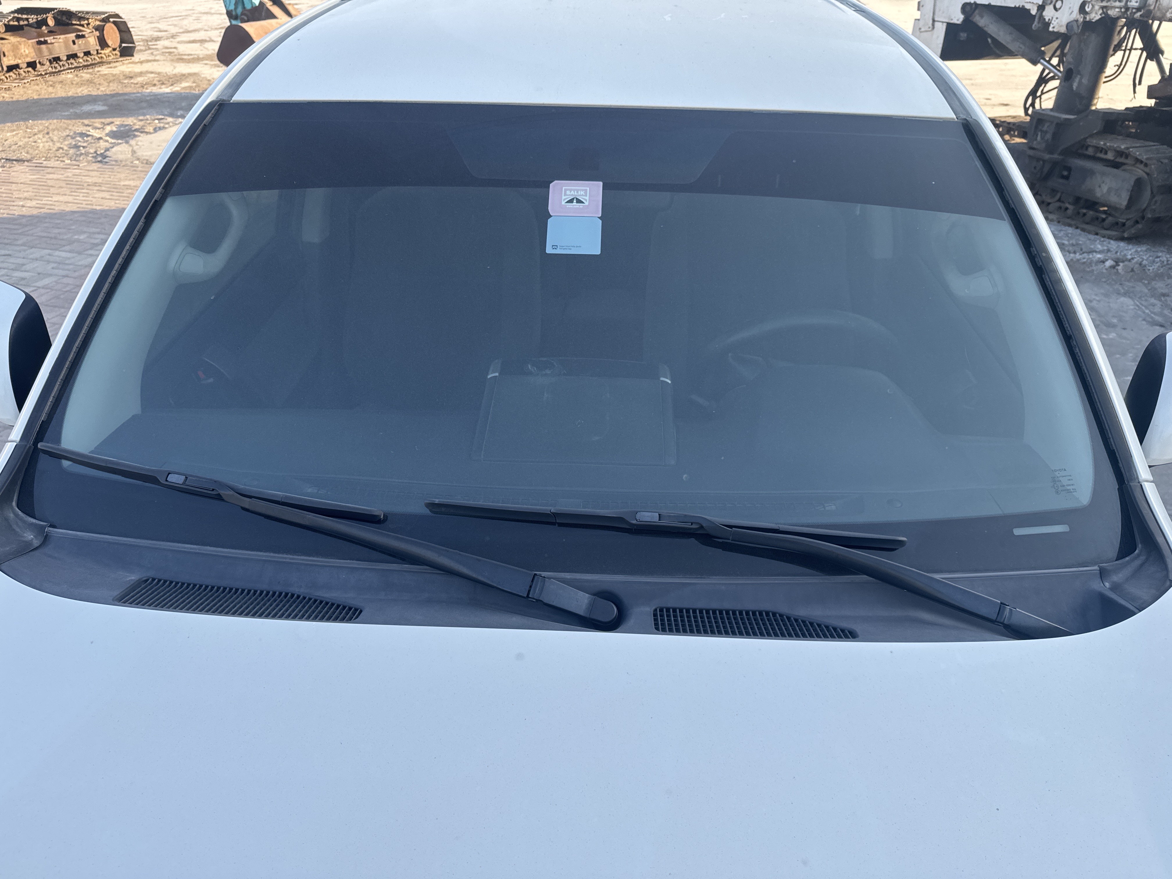 SUV-003-تويوتا-Land-Cruiser-Prado-المركبات-الرياضية-فحص-صور-خار-جية-الزجاج-الأمامي-1