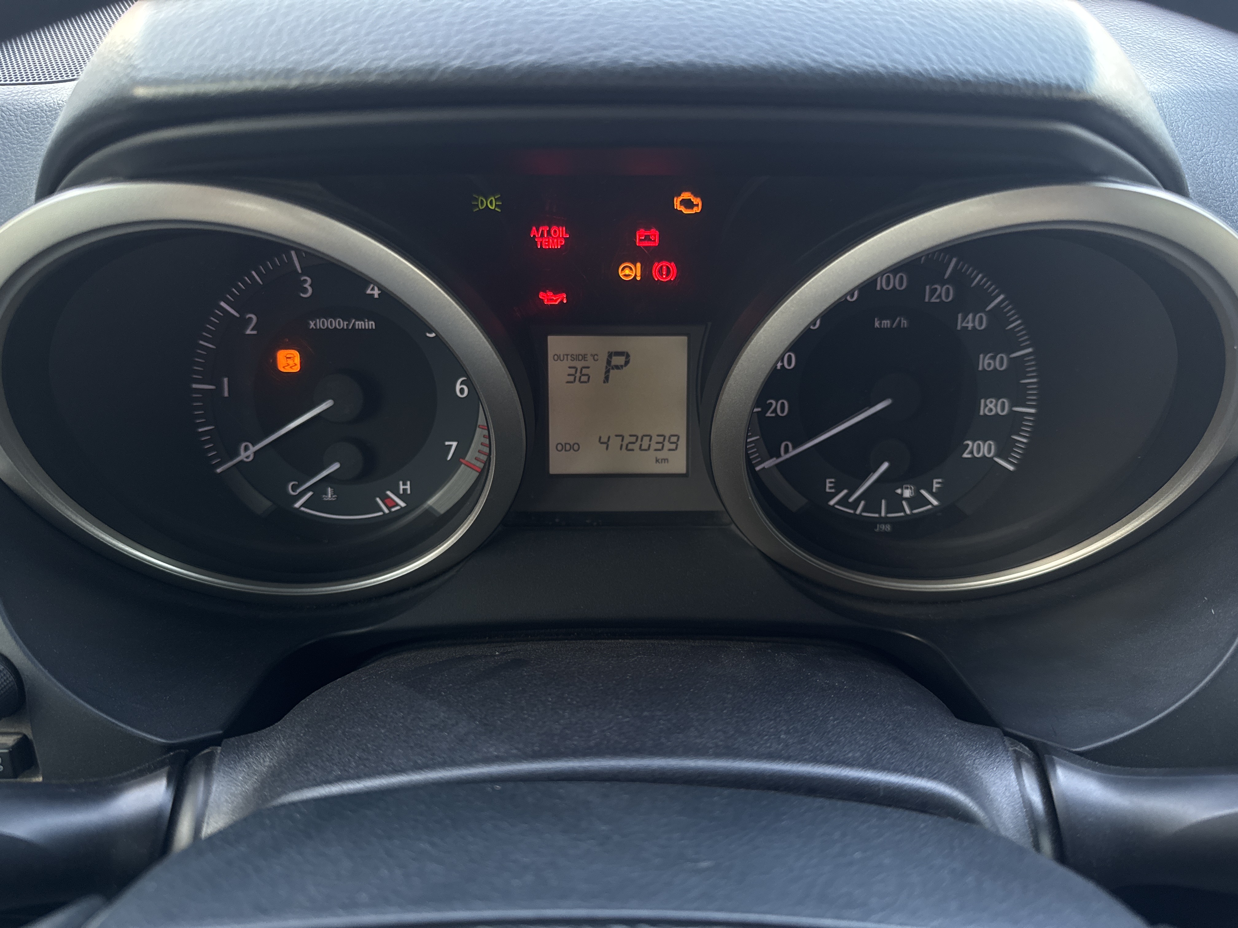 SUV-003-تويوتا-Land-Cruiser-Prado-المركبات-الرياضية-فحص-المظهر-الداخلي-مجموعة-العدادات-1