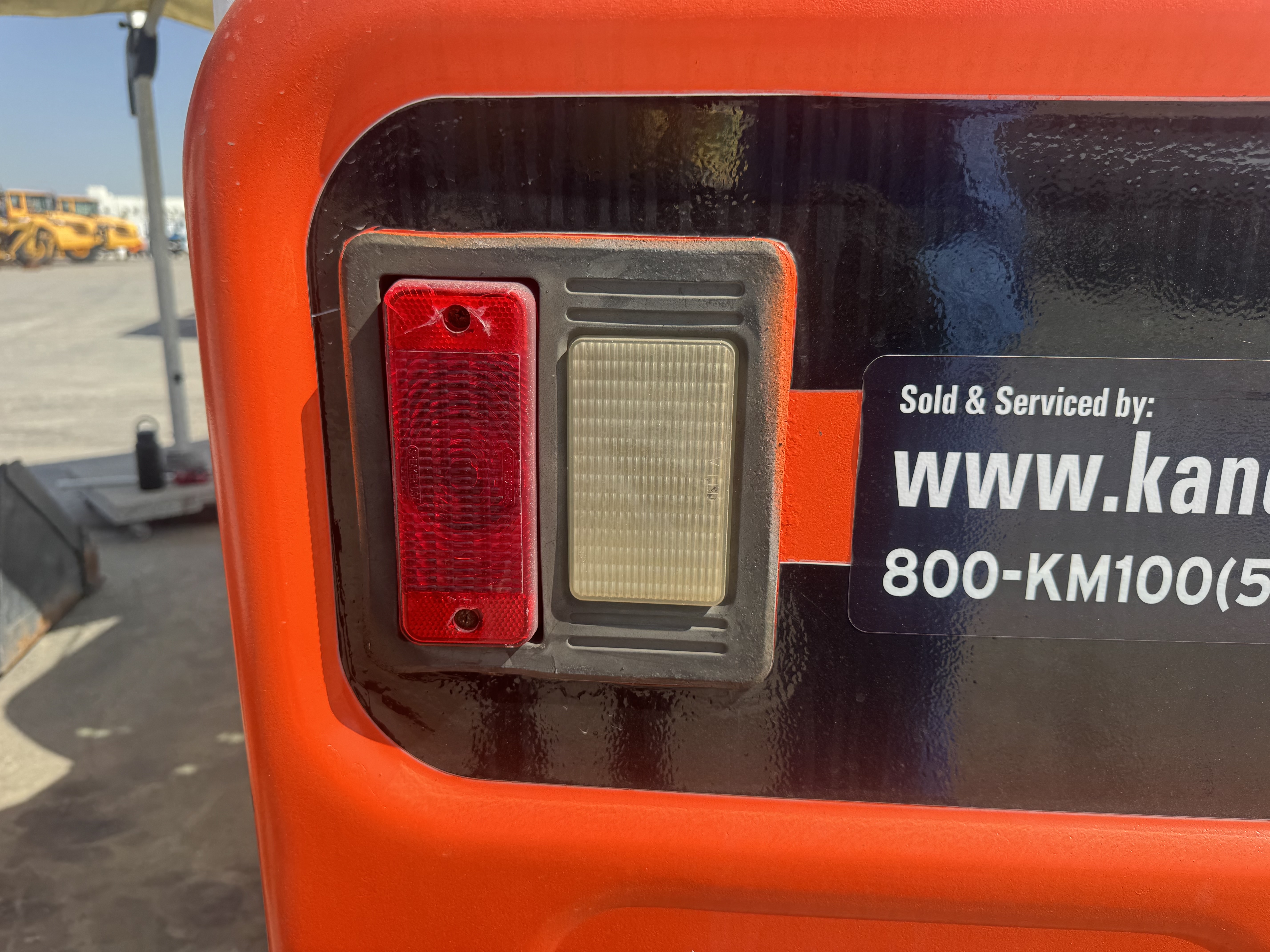 SSL-022-بوبكات-S510-لوادر-انزلاقية-بعجلات-فحص-الإلكترونيات-الأنوار-والإشارات-1