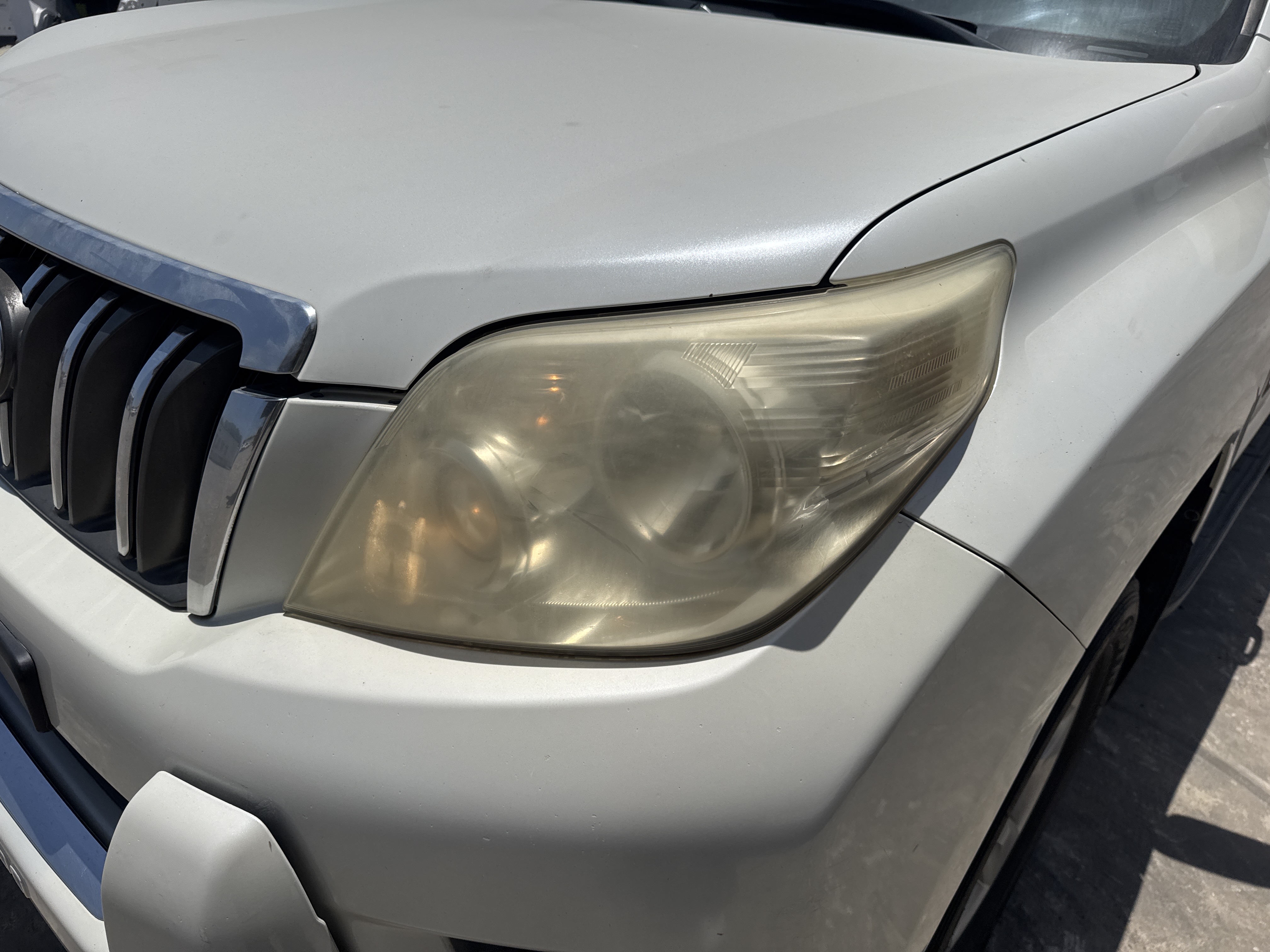 SUV-003-تويوتا-Land-Cruiser-Prado-المركبات-الرياضية-فحص-الإلكترونيات-المصابيح-الأمامية-1