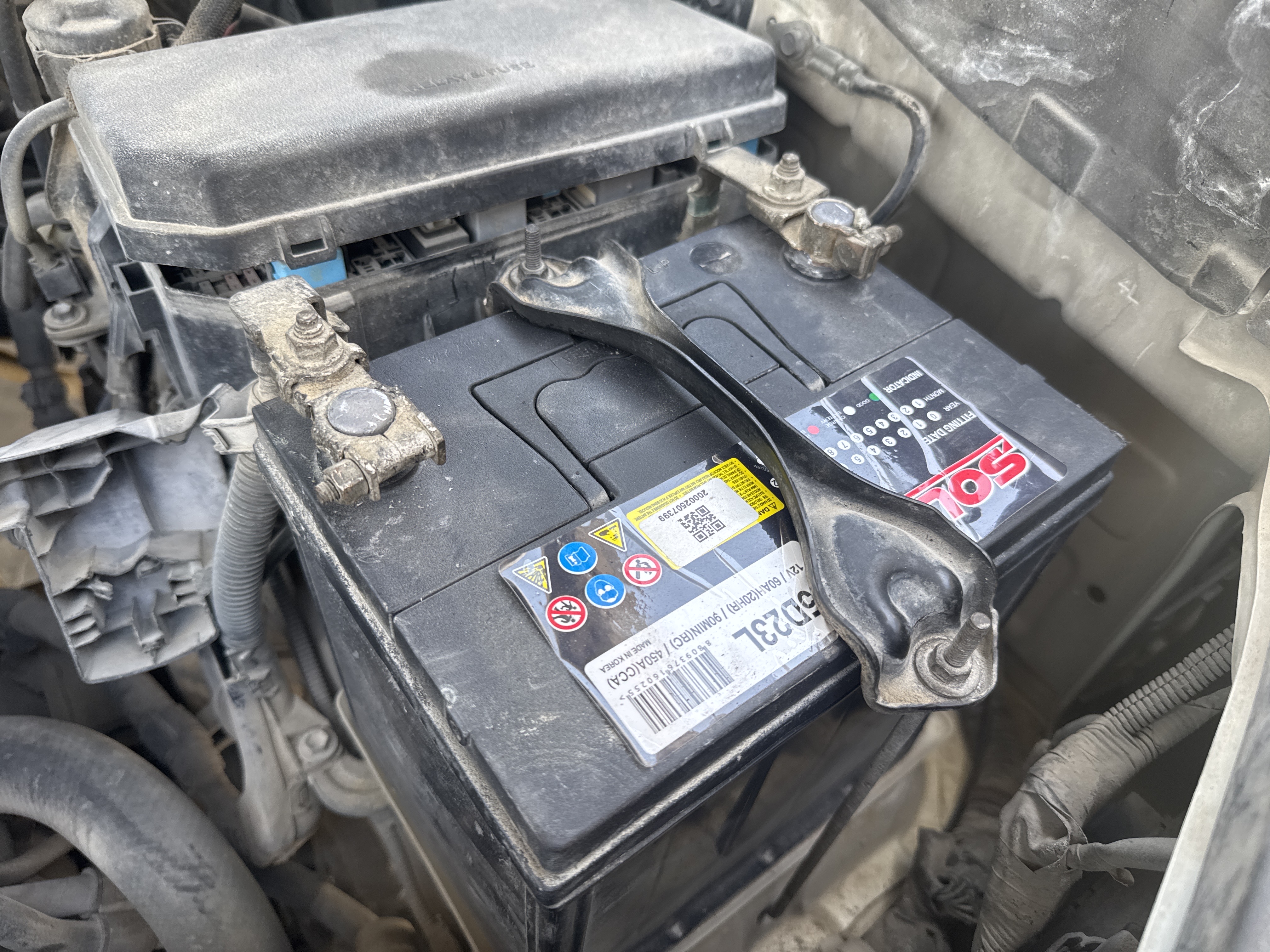 SUV-003-تويوتا-Land-Cruiser-Prado-المركبات-الرياضية-فحص-المحرك-البطارية-1