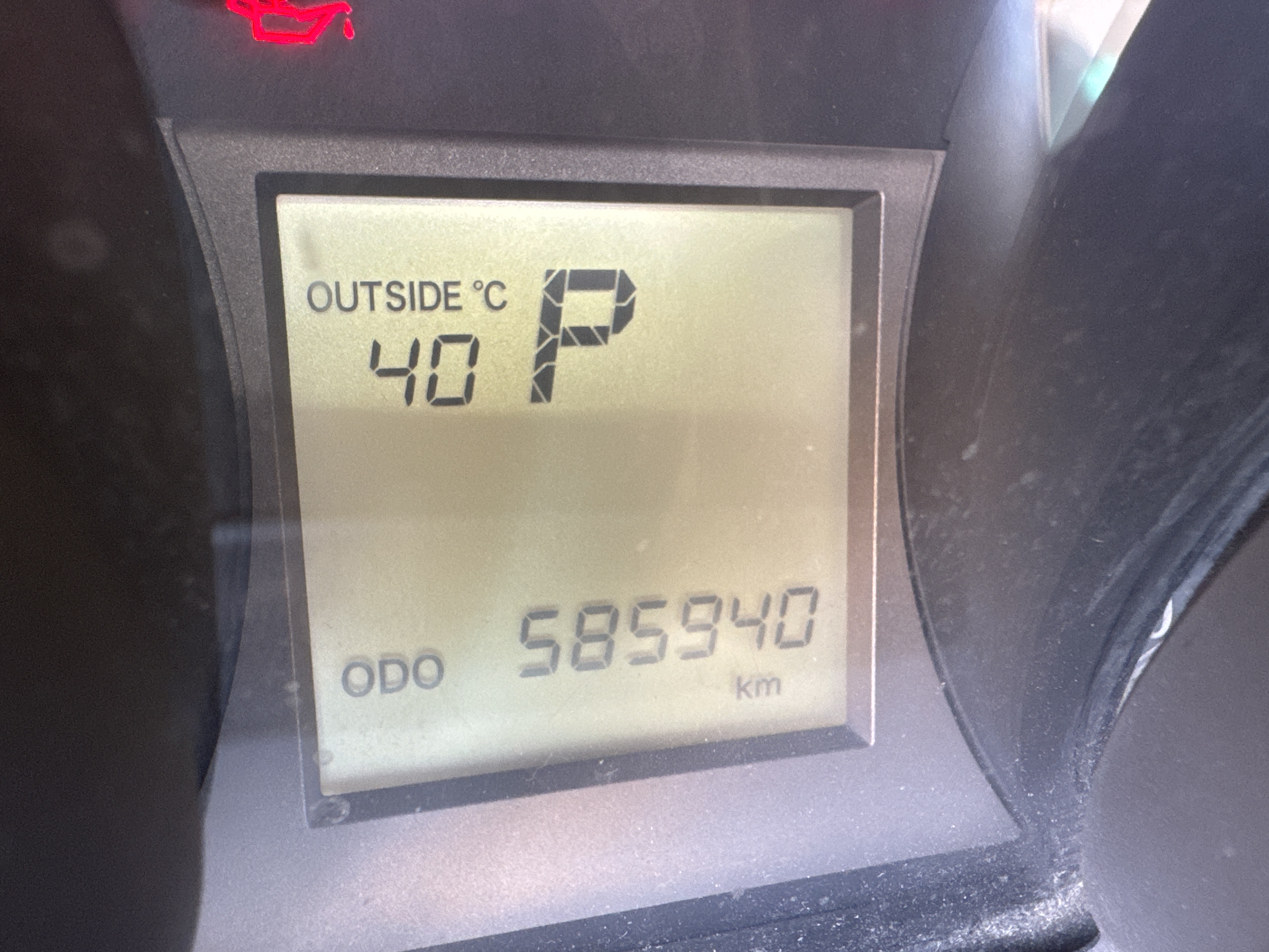 SUV-004-تويوتا-Land-Cruiser-Prado-المركبات-الرياضية-فحص-نظرة-عامة-عداد-الكيلومتراج-1