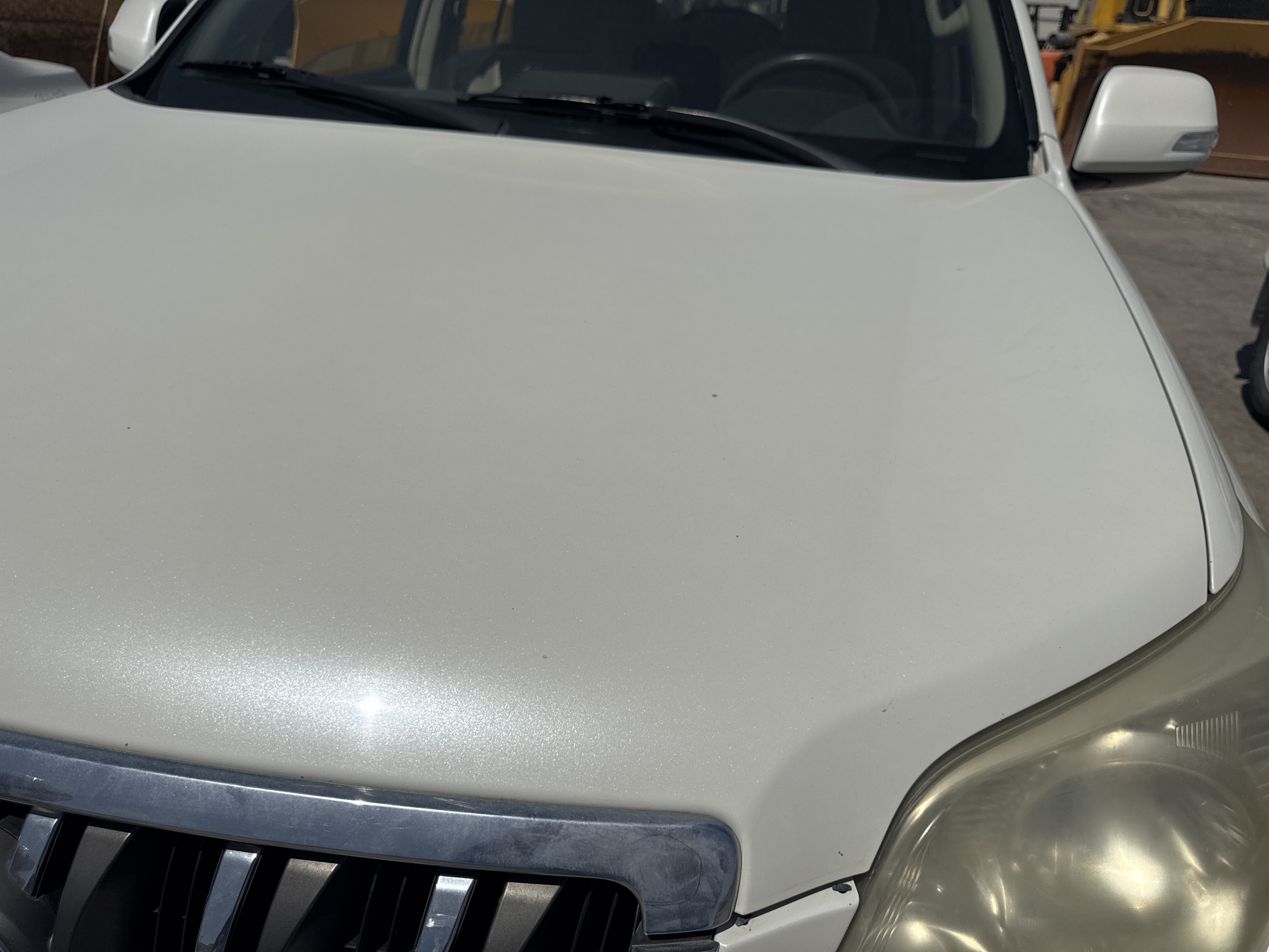 SUV-004-تويوتا-Land-Cruiser-Prado-المركبات-الرياضية-فحص-المظهر-الخارجي-غطاء-المحرك-1