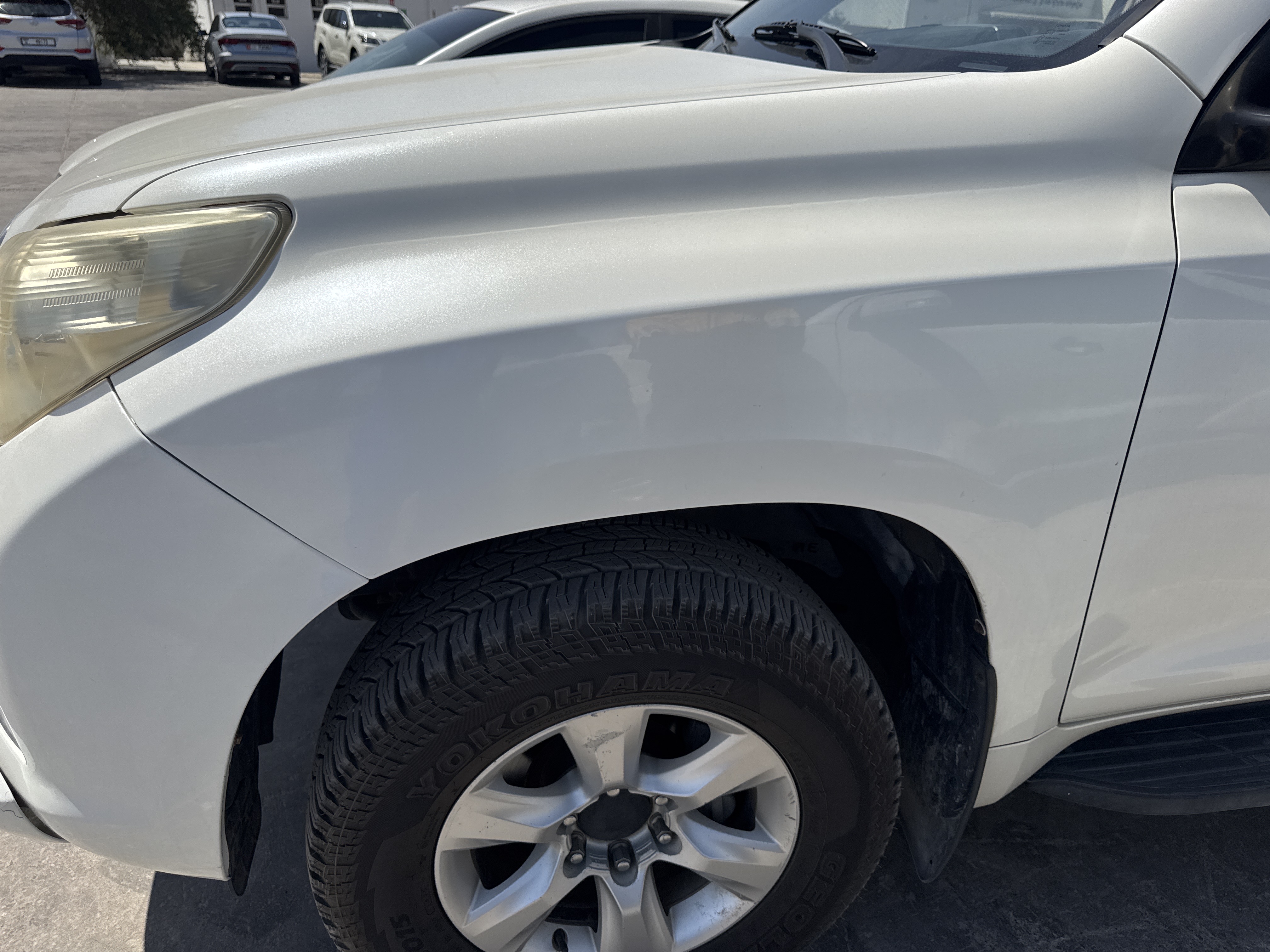 SUV-004-تويوتا-Land-Cruiser-Prado-المركبات-الرياضية-فحص-المظهر-الخارجي-الرفرف-الأمامي-الأيسر-1