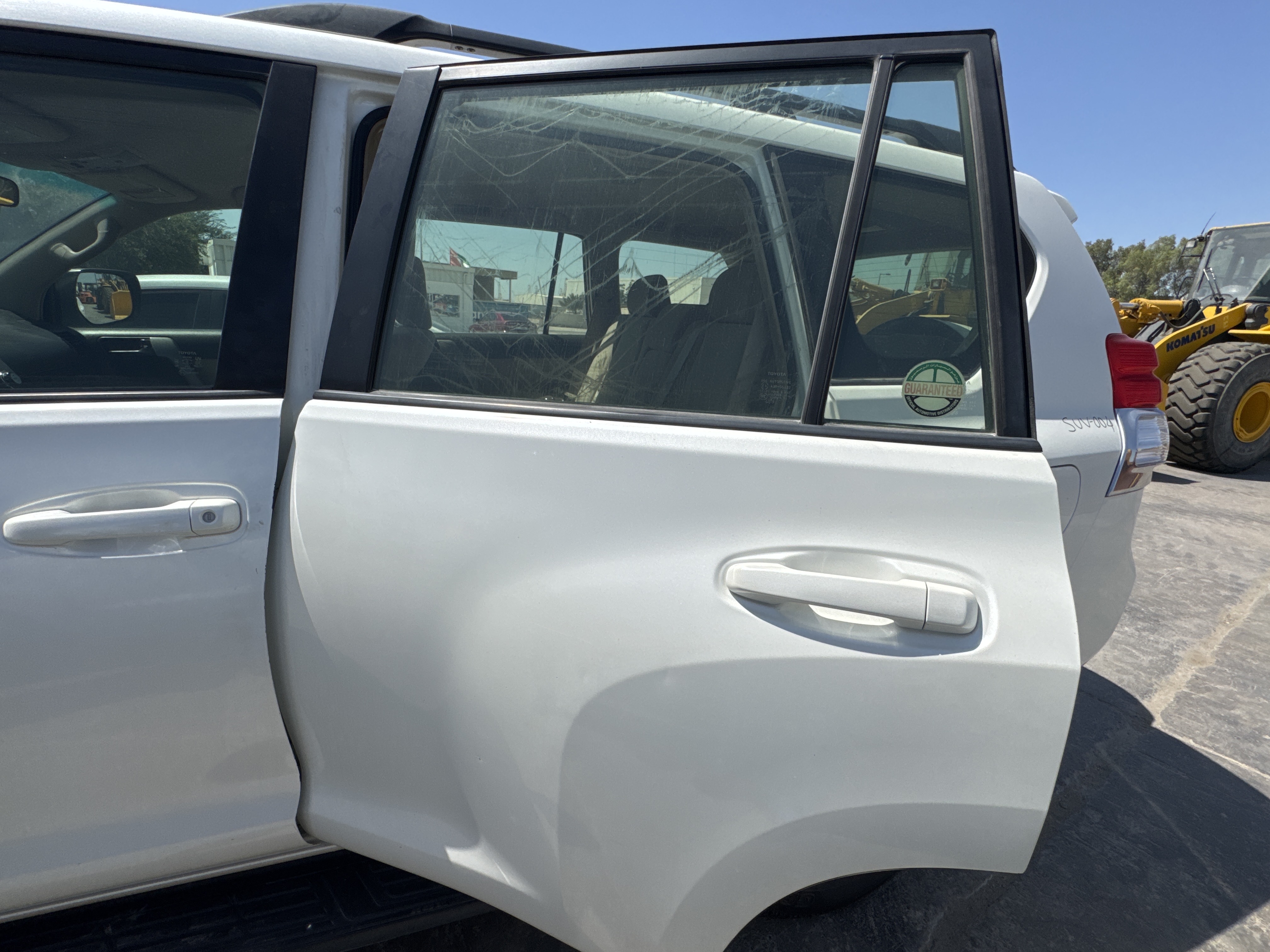 SUV-004-تويوتا-Land-Cruiser-Prado-المركبات-الرياضية-فحص-المظهر-الخارجي-الباب-الخلفي-الأيسر-1