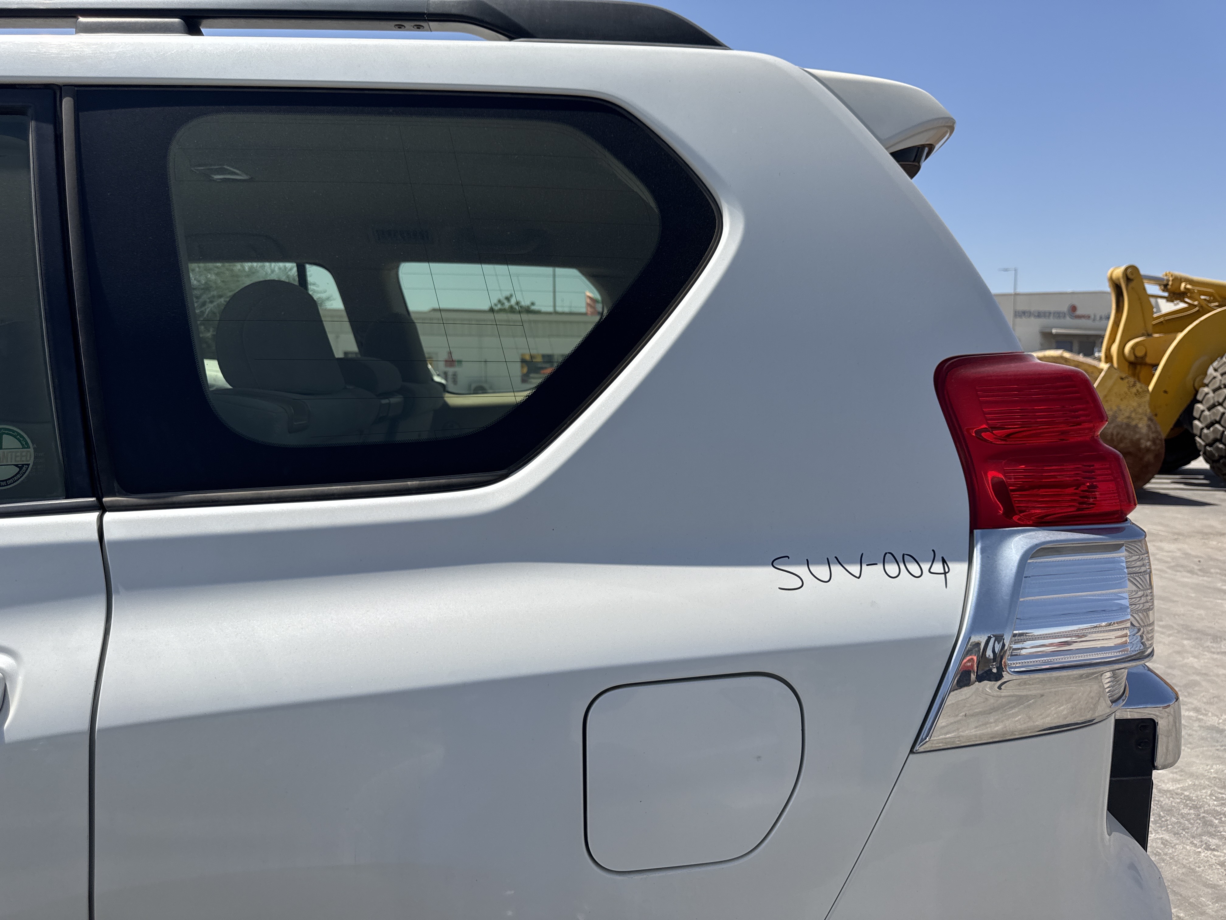 SUV-004-تويوتا-Land-Cruiser-Prado-المركبات-الرياضية-فحص-المظهر-الخارجي-الرفرف-الخلفي-الأيسر-1