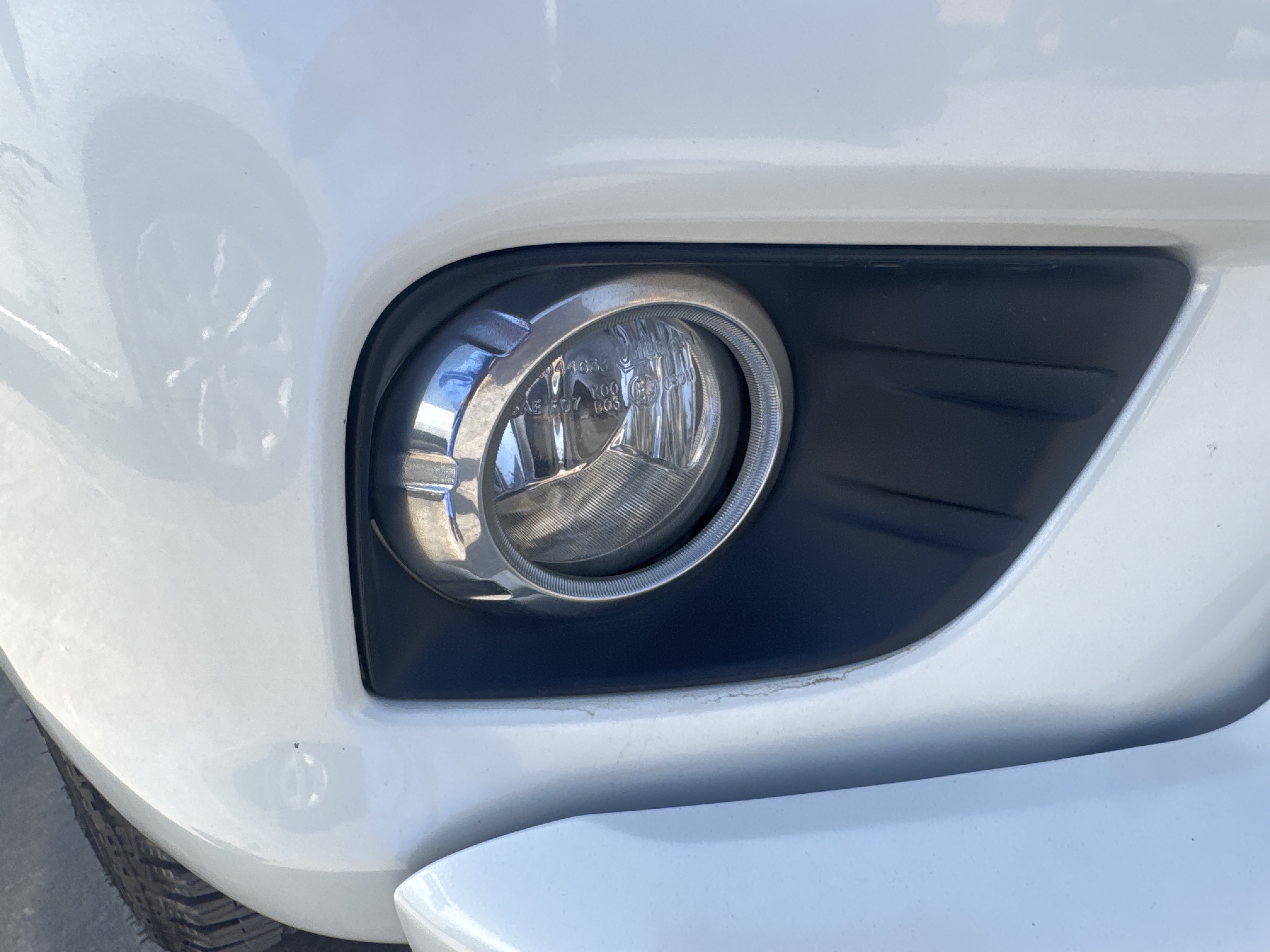 SUV-004-تويوتا-Land-Cruiser-Prado-المركبات-الرياضية-فحص-الإلكترونيات-مصابيح-الضباب-1