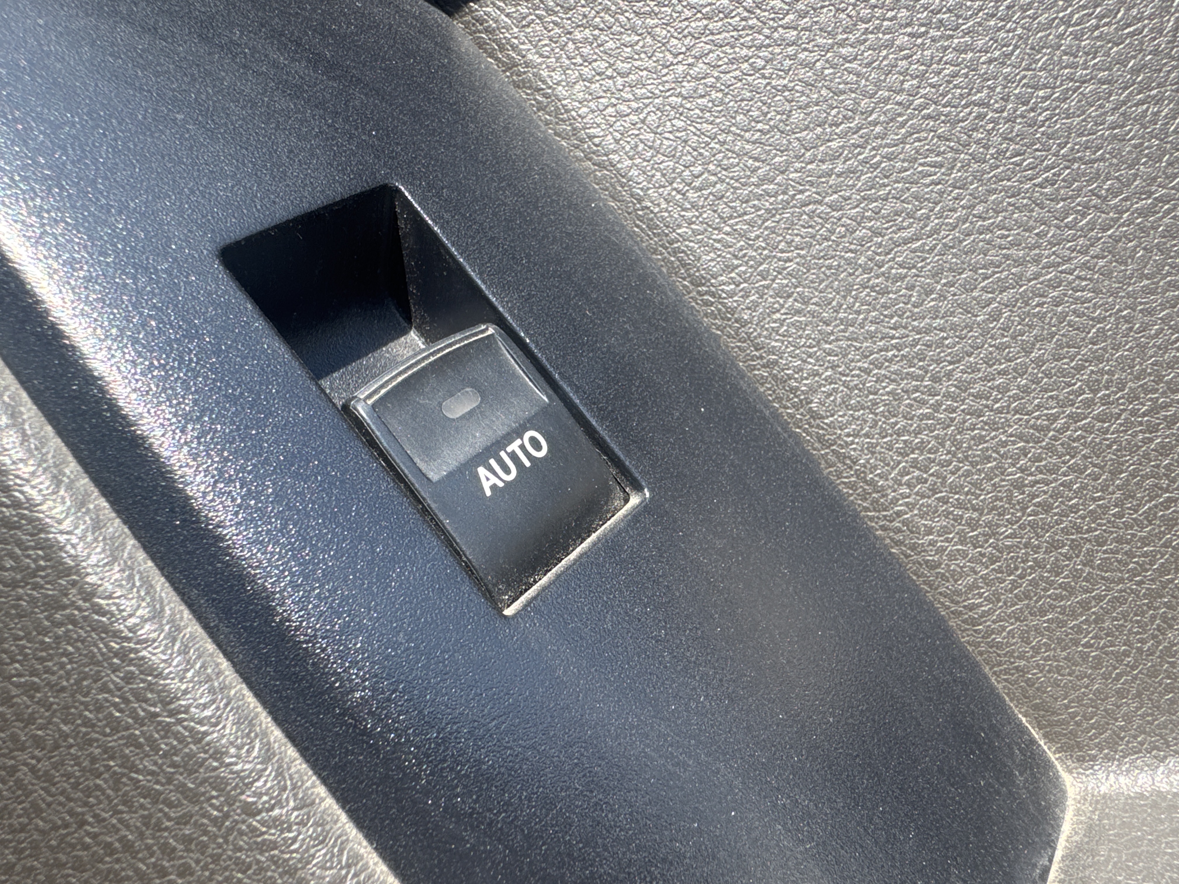 SUV-004-تويوتا-Land-Cruiser-Prado-المركبات-الرياضية-فحص-الإلكترونيات-النوافذ-الكهربائية-/-اليدوية-2