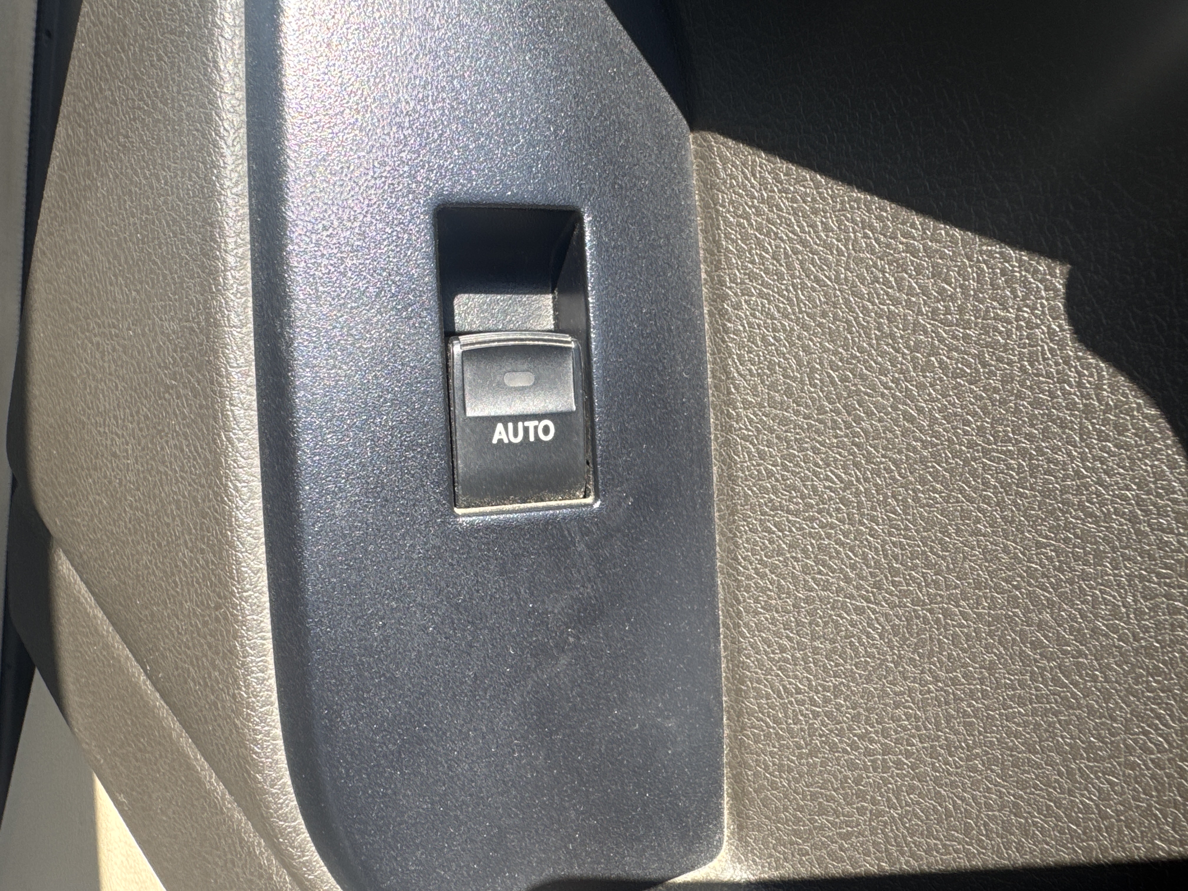 SUV-004-تويوتا-Land-Cruiser-Prado-المركبات-الرياضية-فحص-الإلكترونيات-النوافذ-الكهربائية-/-اليدوية-3