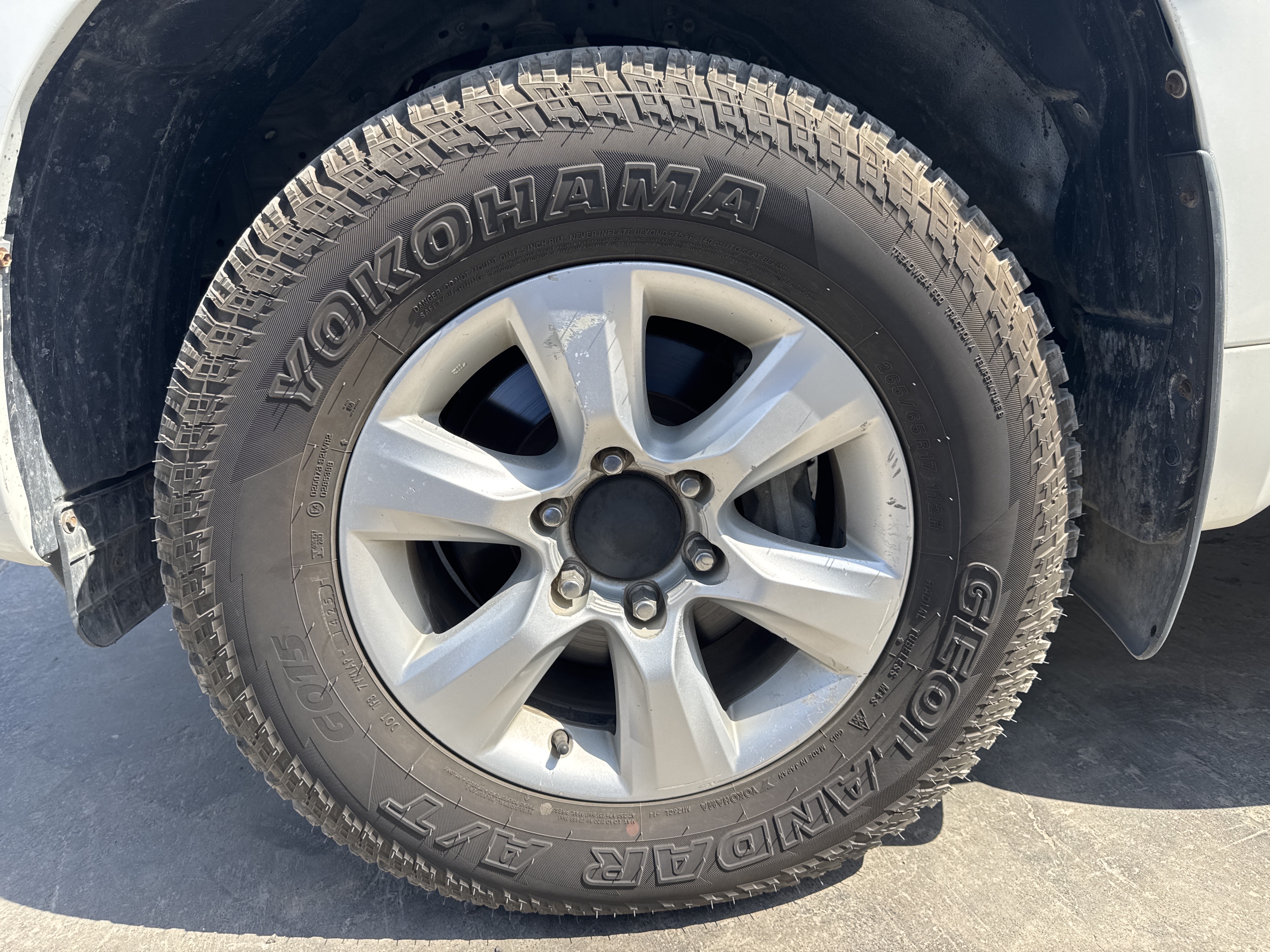 SUV-004-تويوتا-Land-Cruiser-Prado-المركبات-الرياضية-فحص-الهيكل-الجنط-الأمامي-الأيسر-/-الرنج-1