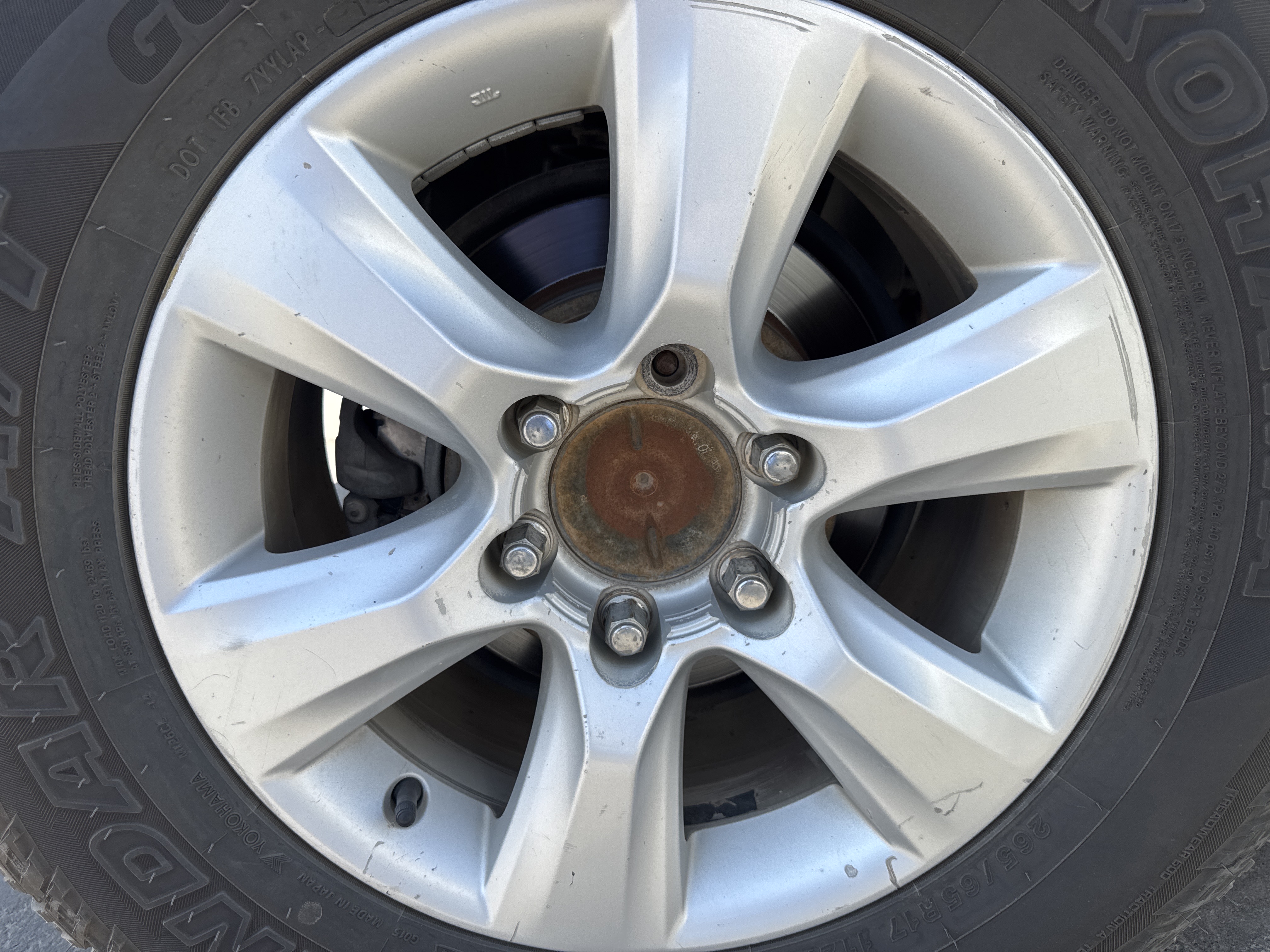 SUV-004-تويوتا-Land-Cruiser-Prado-المركبات-الرياضية-فحص-الهيكل-الجنط-الخلفي-الأيمن-/-الرنج-1
