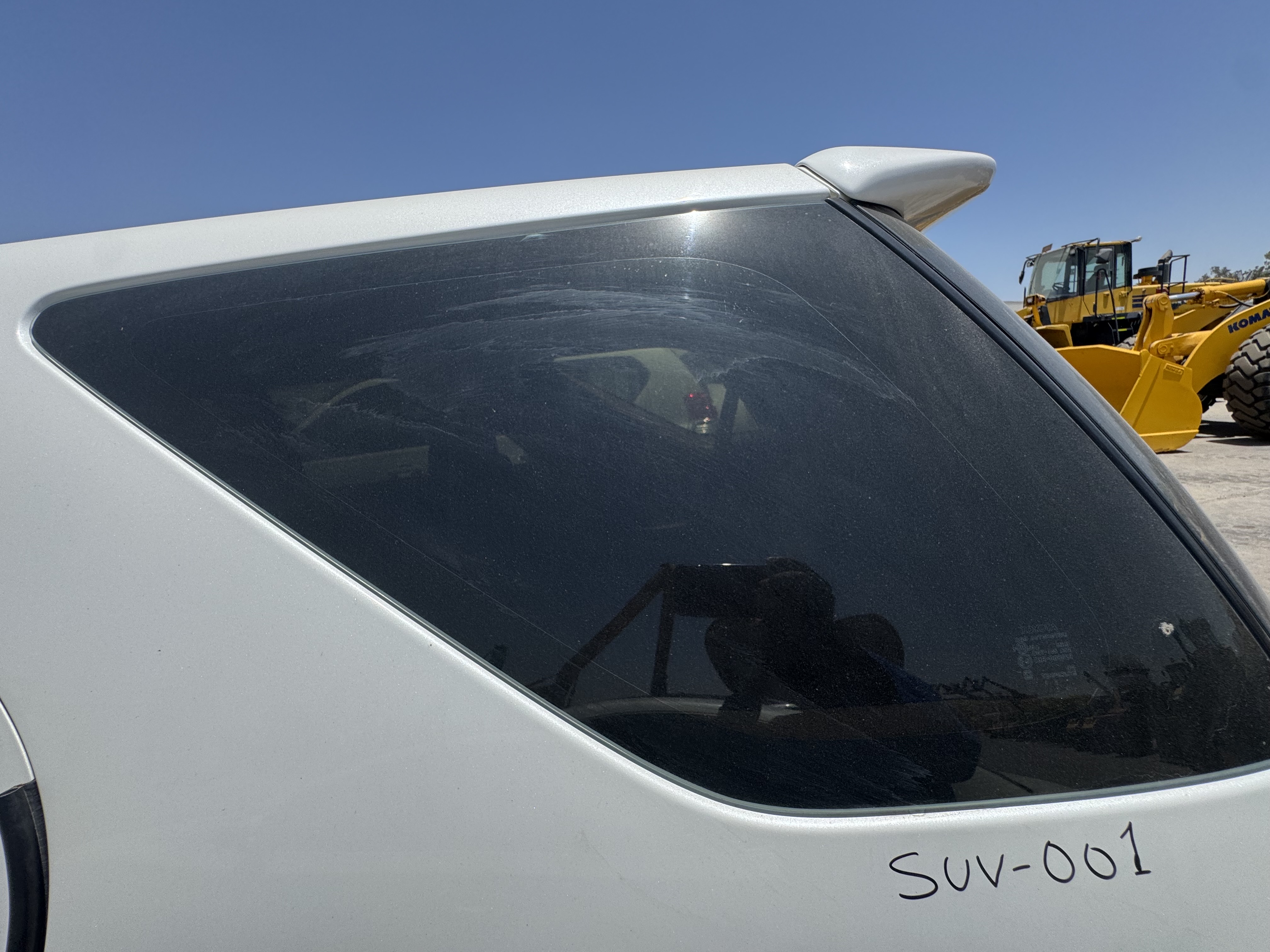 SUV-001-Toyota-Fortuner-SUVs-inspection-Exterior-Left-quarter-panel-1
