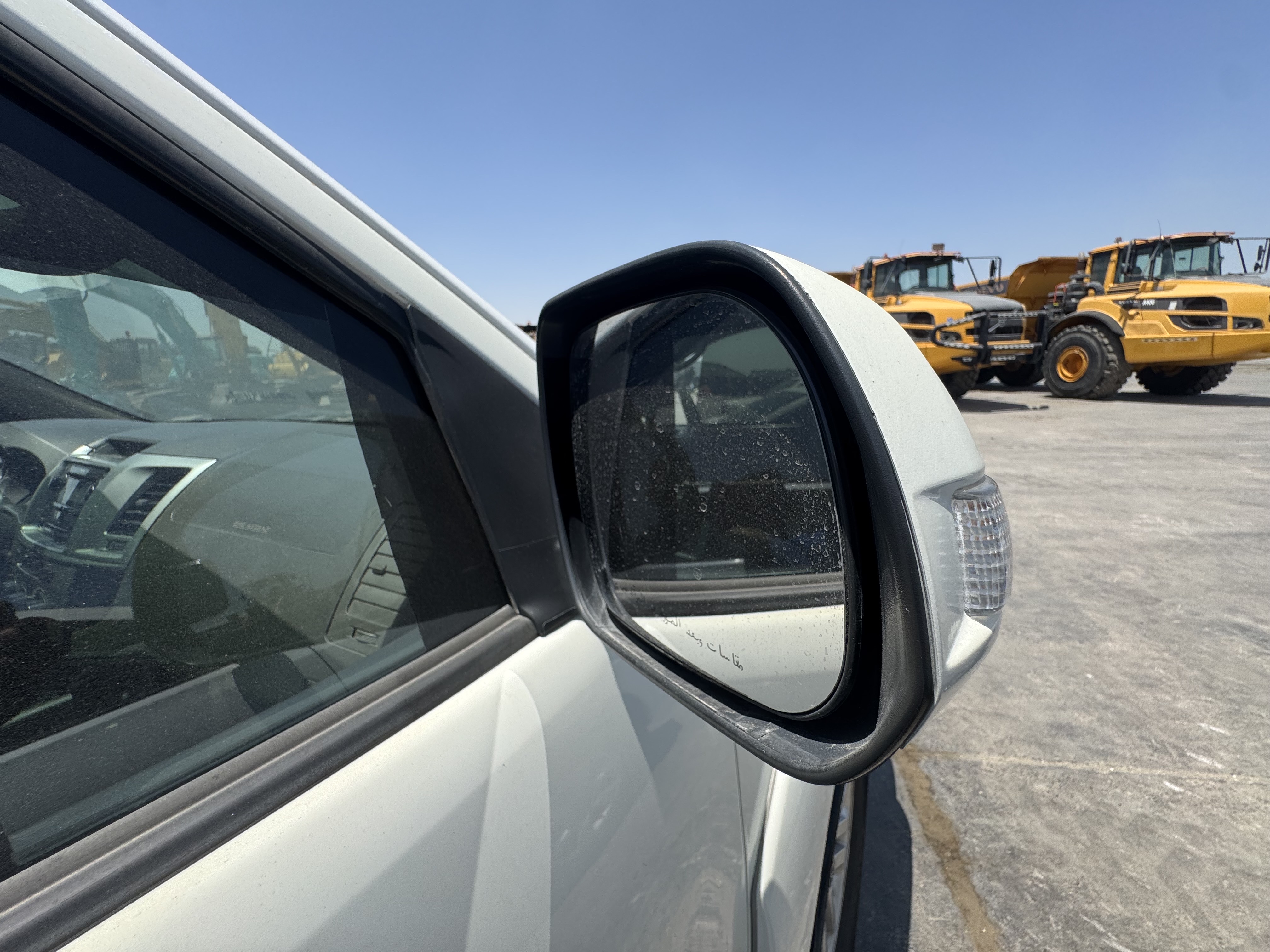 SUV-001-Toyota-Fortuner-SUVs-inspection-Exterior-Right-side-mirror-1
