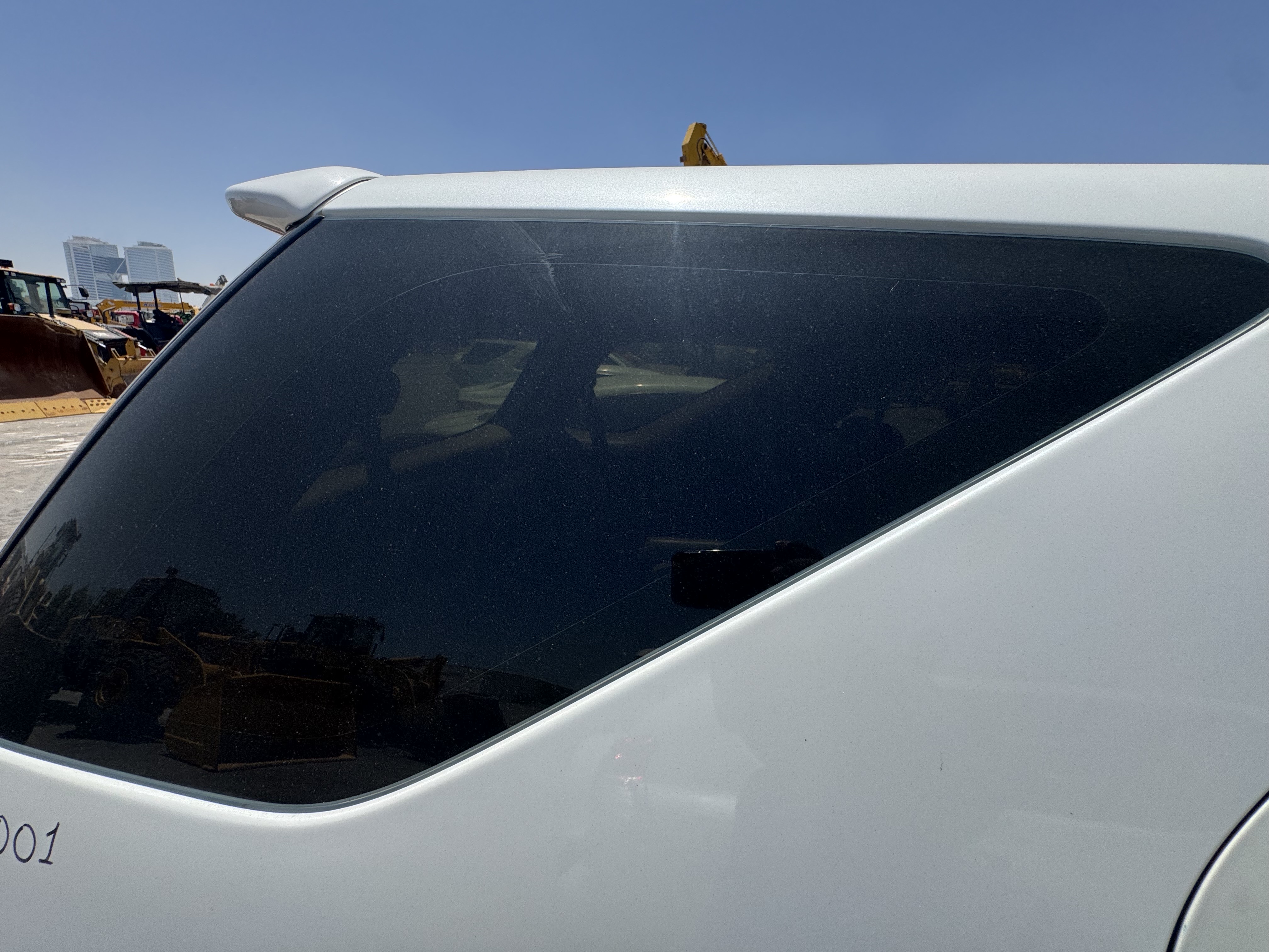 SUV-001-Toyota-Fortuner-SUVs-inspection-Exterior-Right-quarter-glass-1