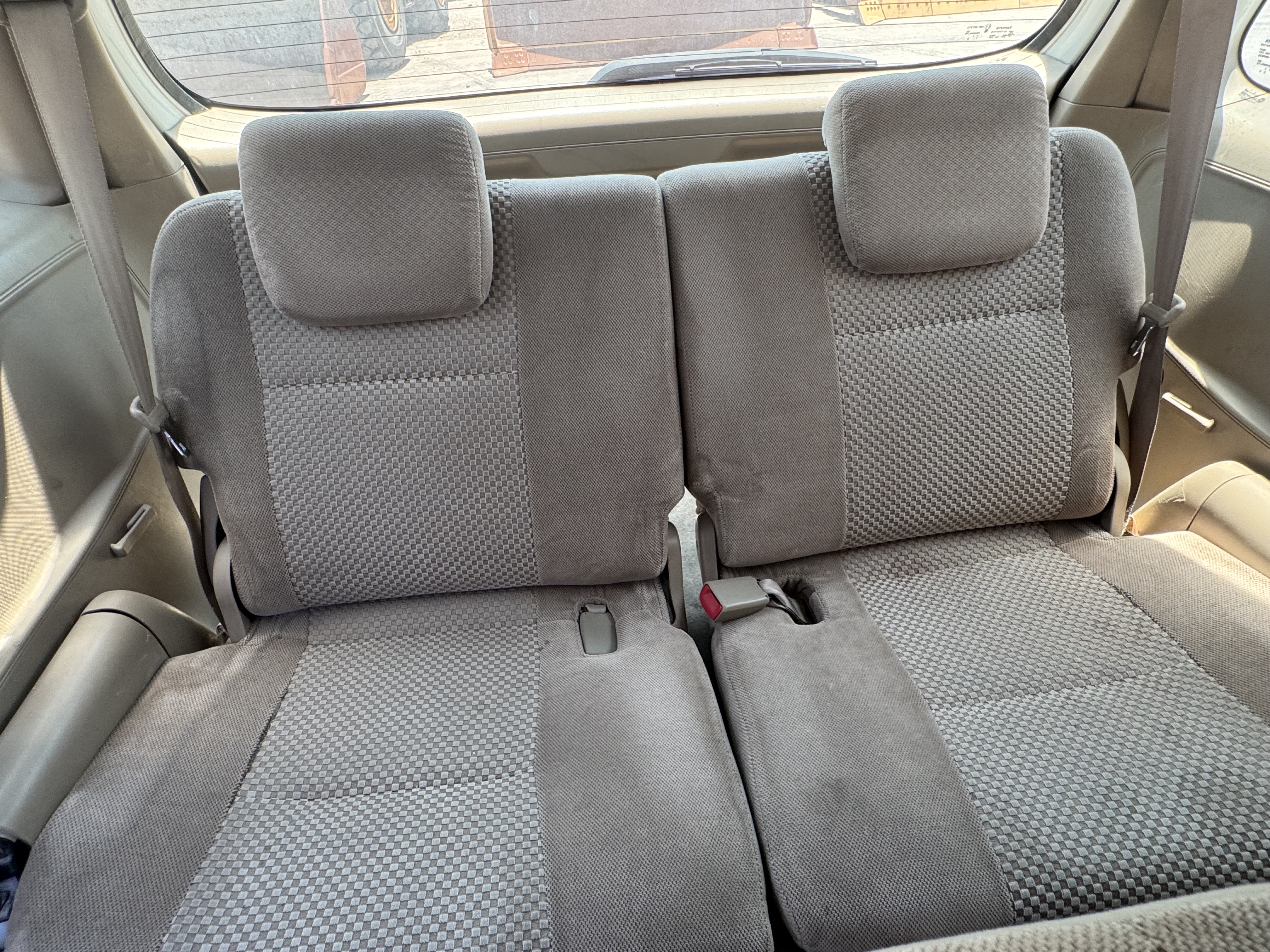 SUV-001-Toyota-Fortuner-SUVs-inspection-Interior-Third-row-seat-1