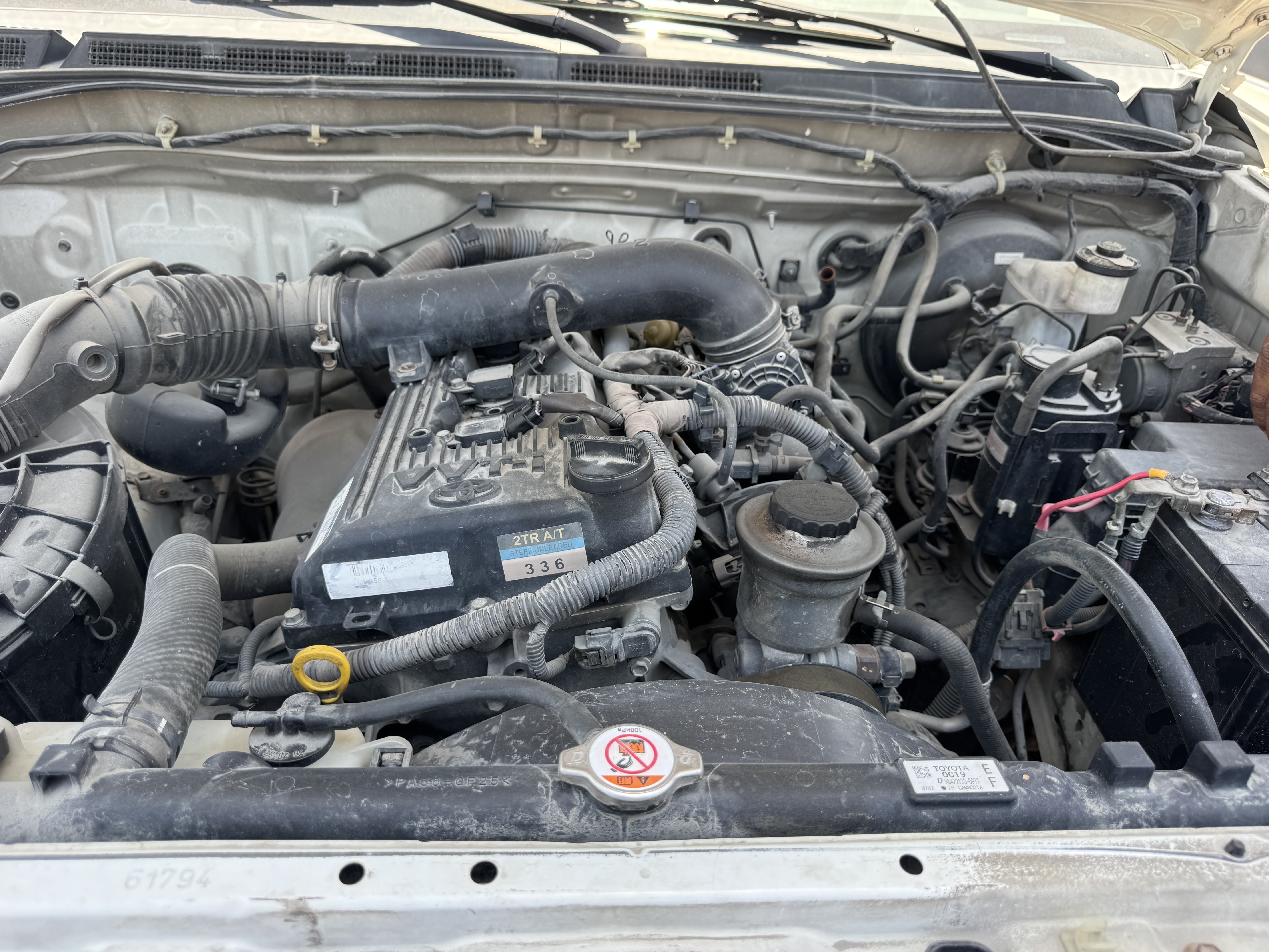 SUV-001-Toyota-Fortuner-SUVs-inspection-Engine-Engine-bay-1