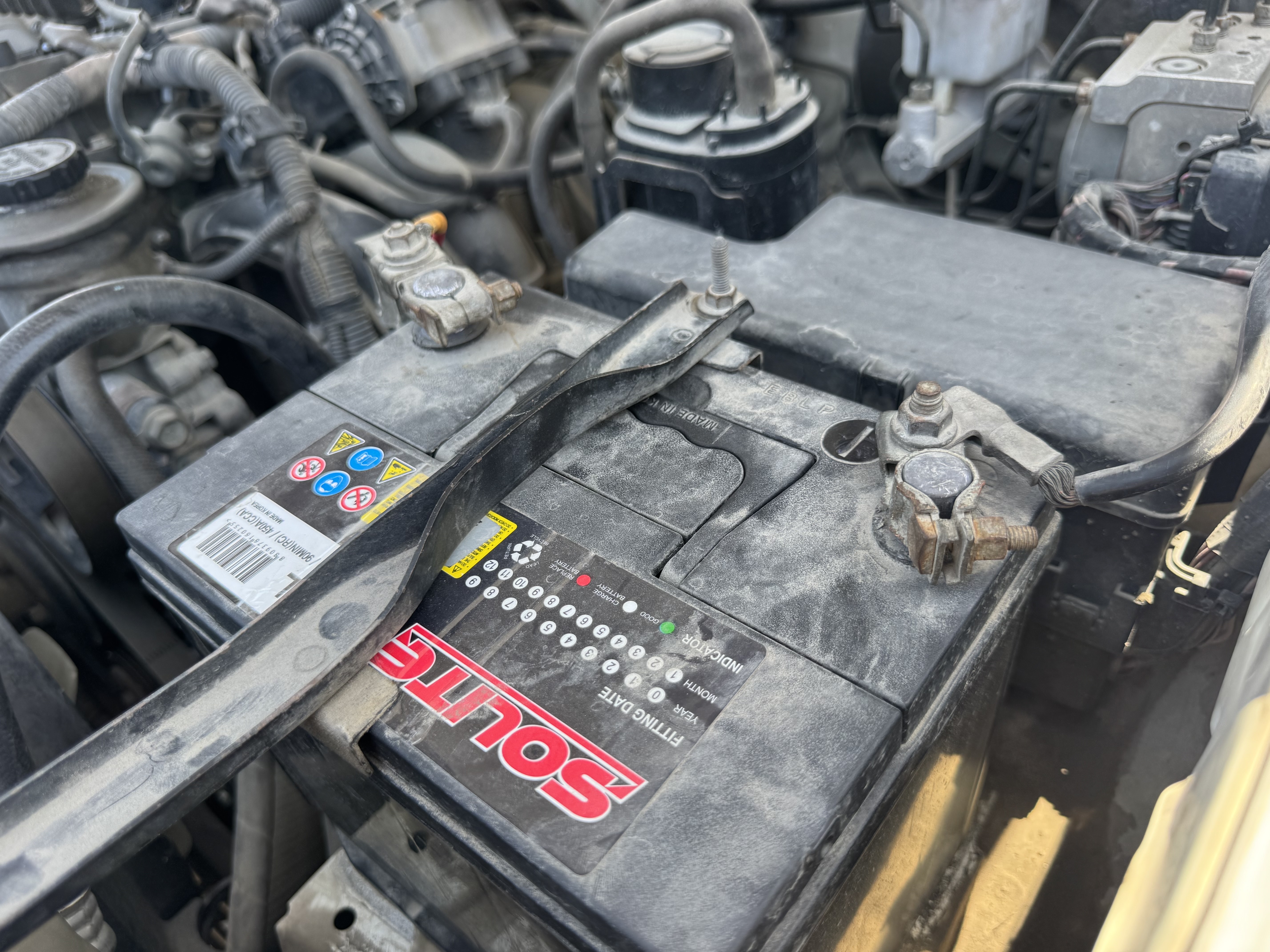 SUV-001-Toyota-Fortuner-SUVs-inspection-Engine-Battery-1