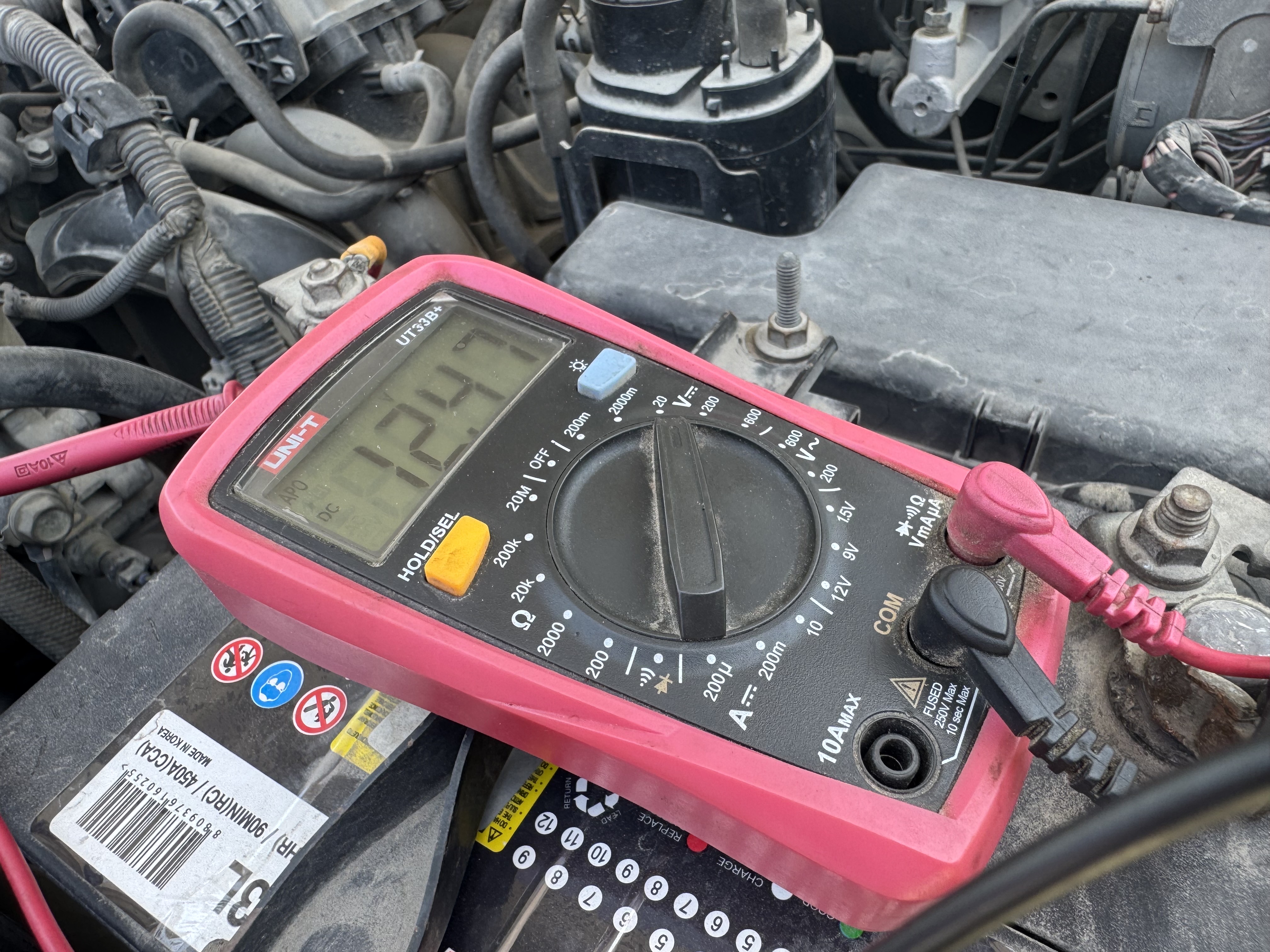 SUV-001-Toyota-Fortuner-SUVs-inspection-Engine-Battery-1