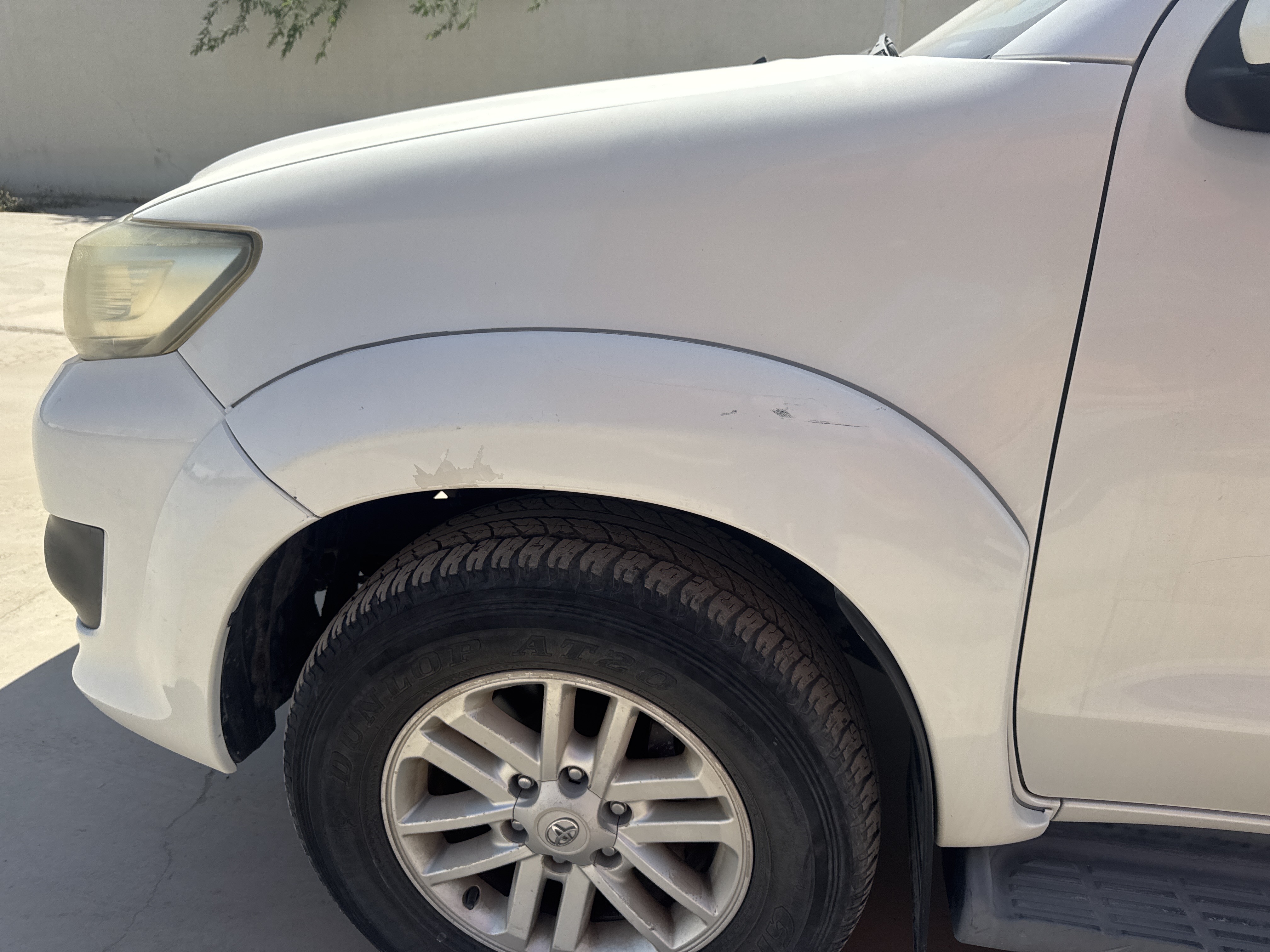 SUV-001-Toyota-Fortuner-SUVs-inspection-Exterior-Front-left-fender-1
