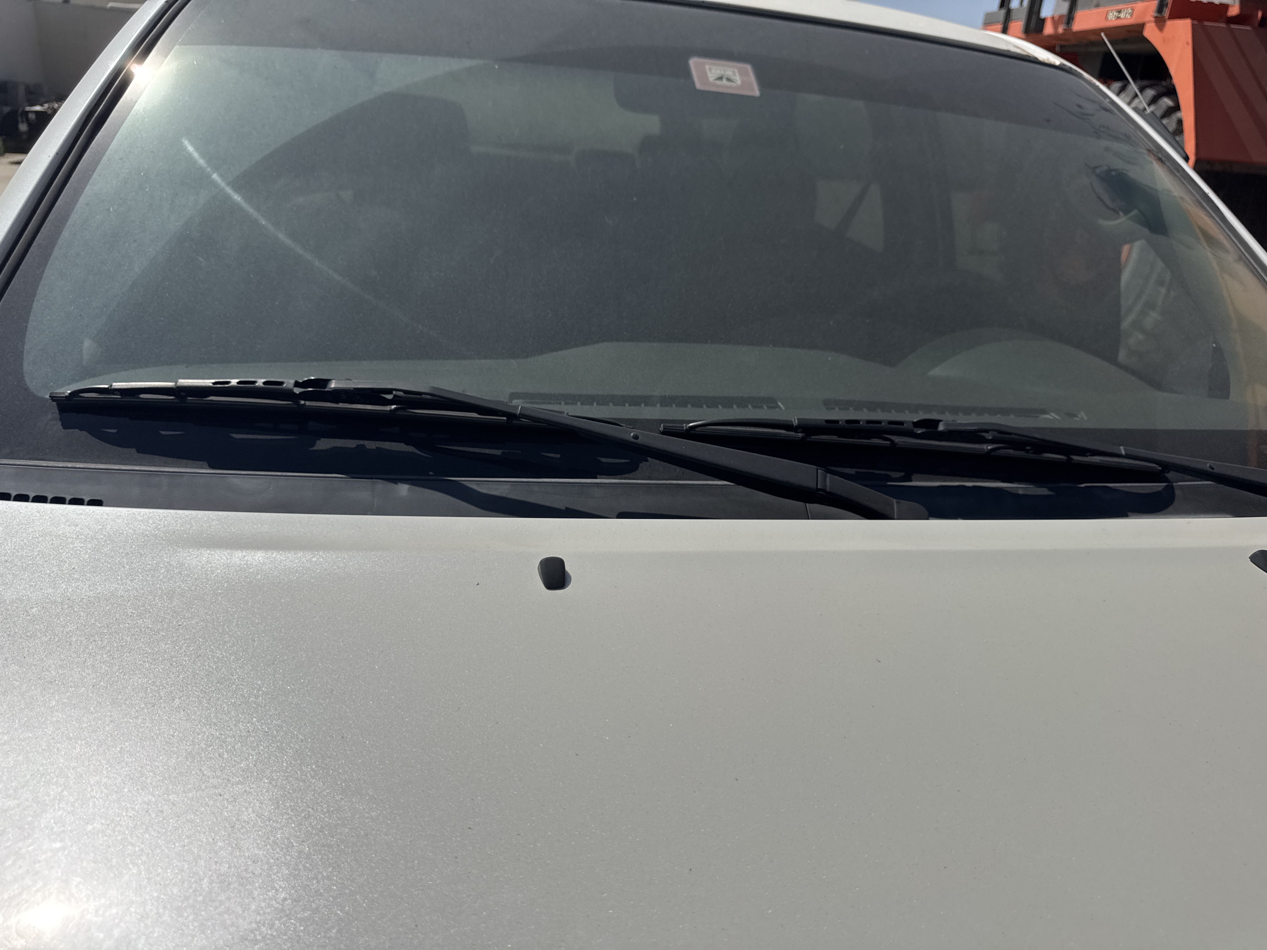 SUV-001-Toyota-Fortuner-SUVs-inspection-Electronics-Front-wiper-1