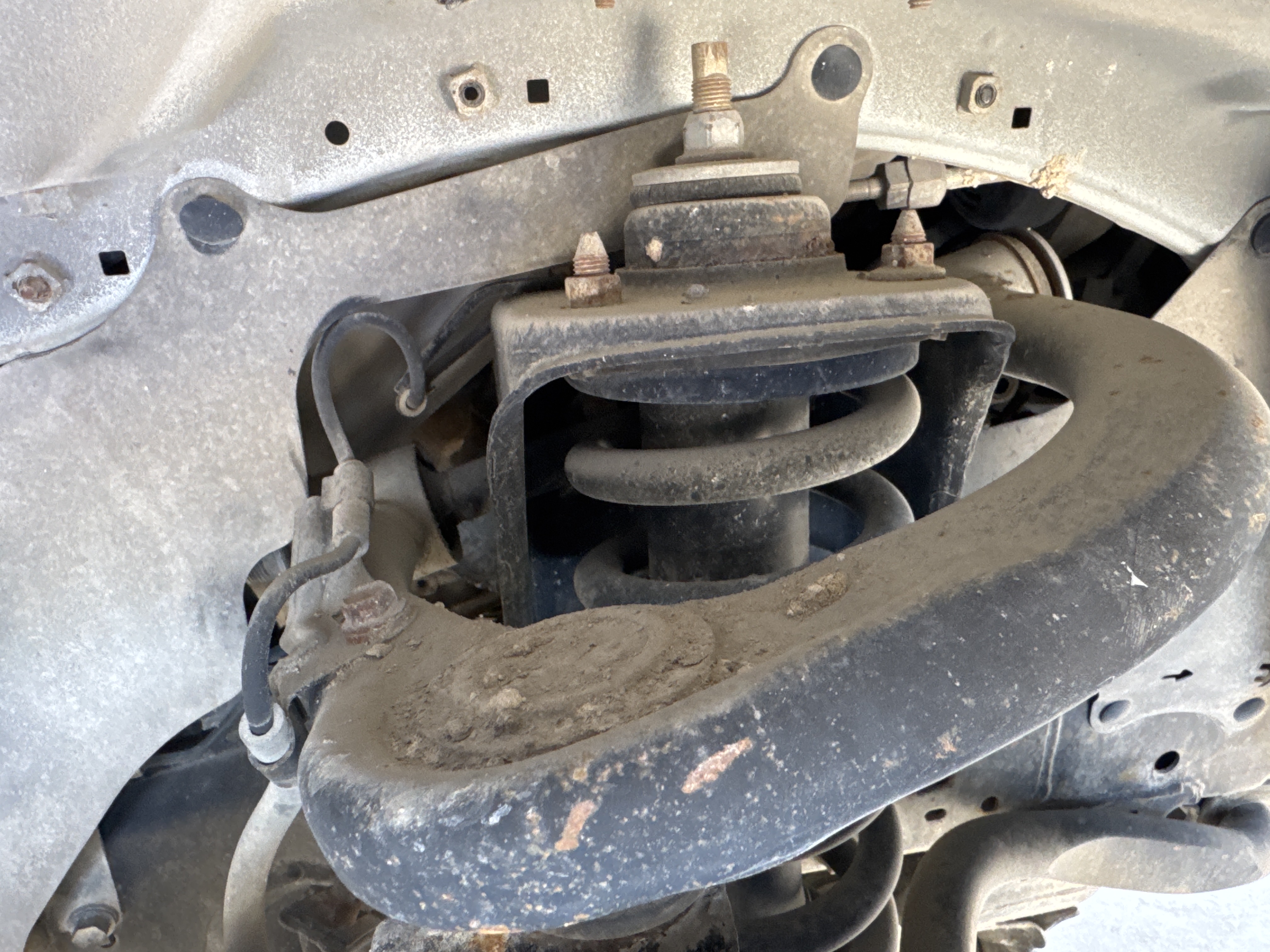 SUV-001-Toyota-Fortuner-SUVs-inspection-Chassis-Front-suspension-1