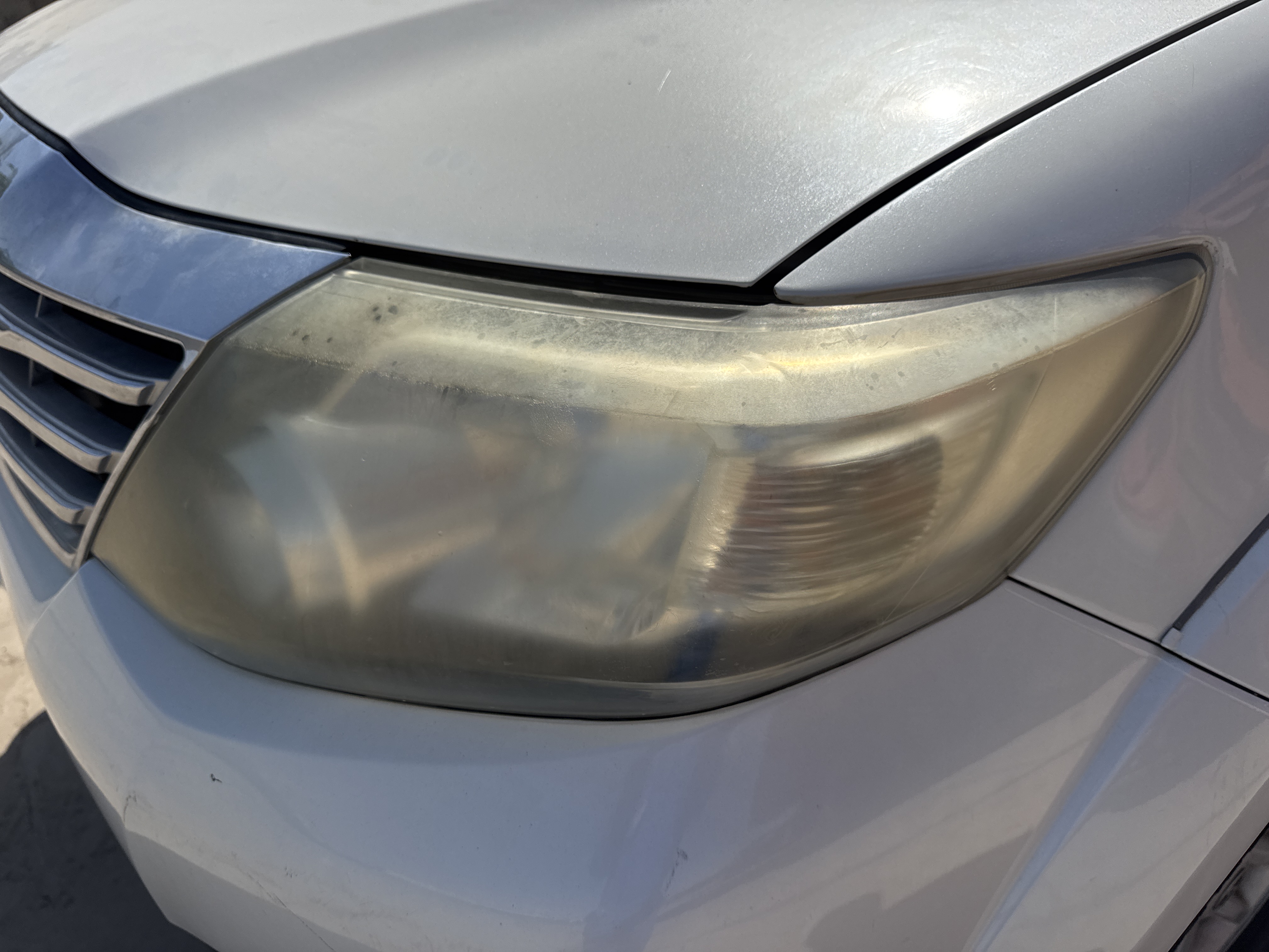 SUV-001-Toyota-Fortuner-SUVs-inspection-Electronics-Headlights-1