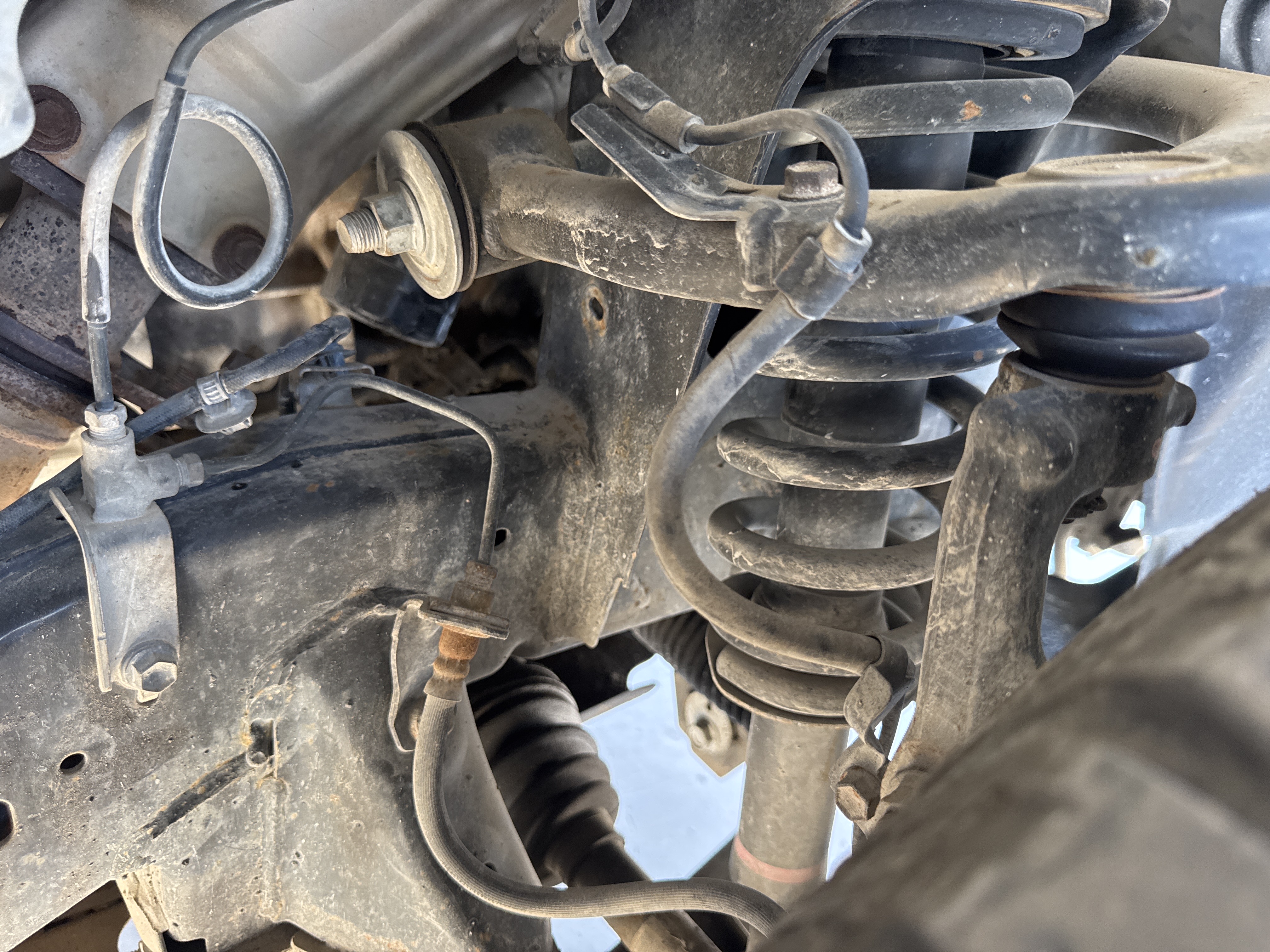 SUV-002-Toyota-Fortuner-SUVs-inspection-Chassis-Front-suspension-1