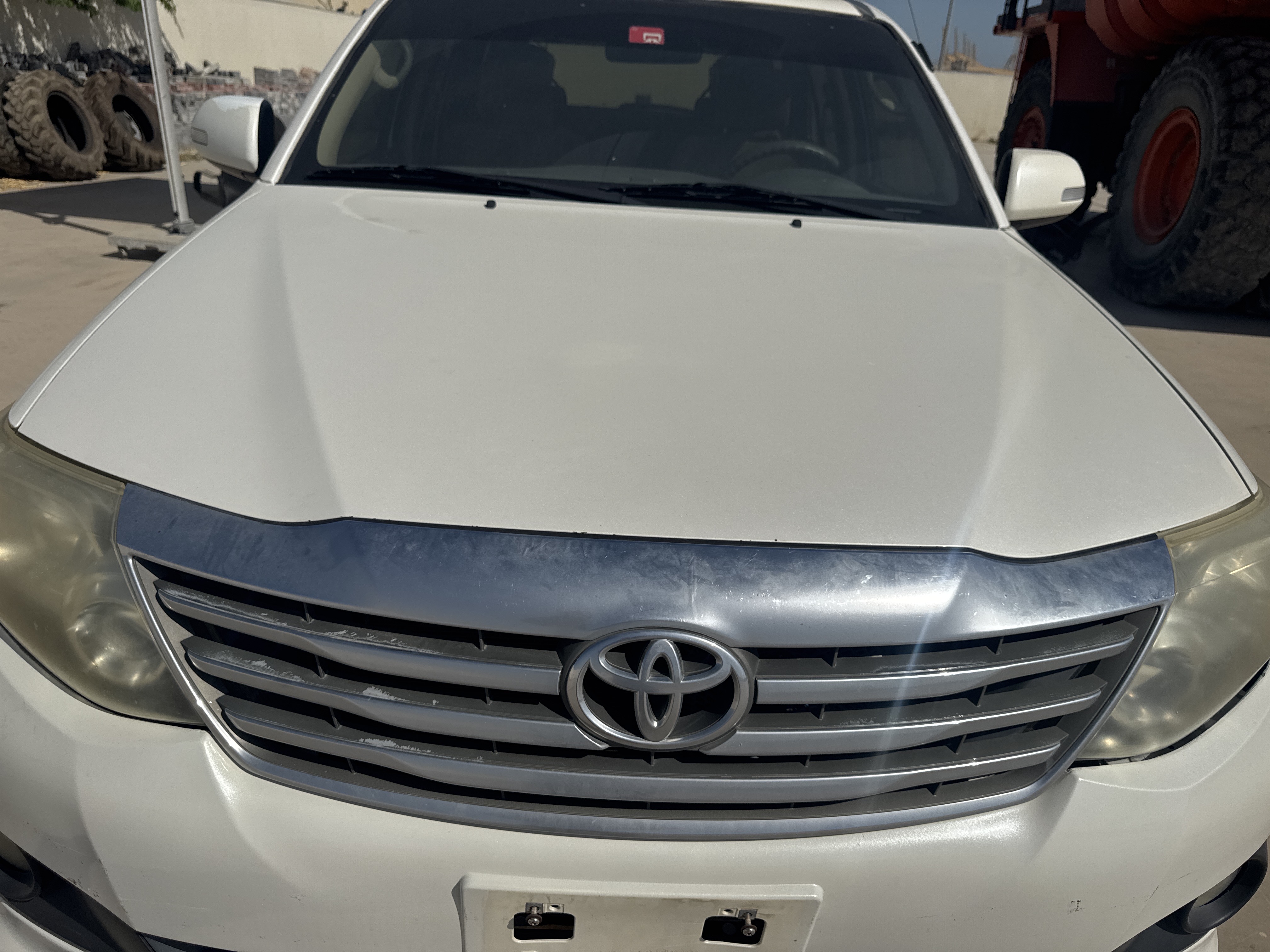 SUV-002-Toyota-Fortuner-SUVs-inspection-Exterior-Bonnet-1