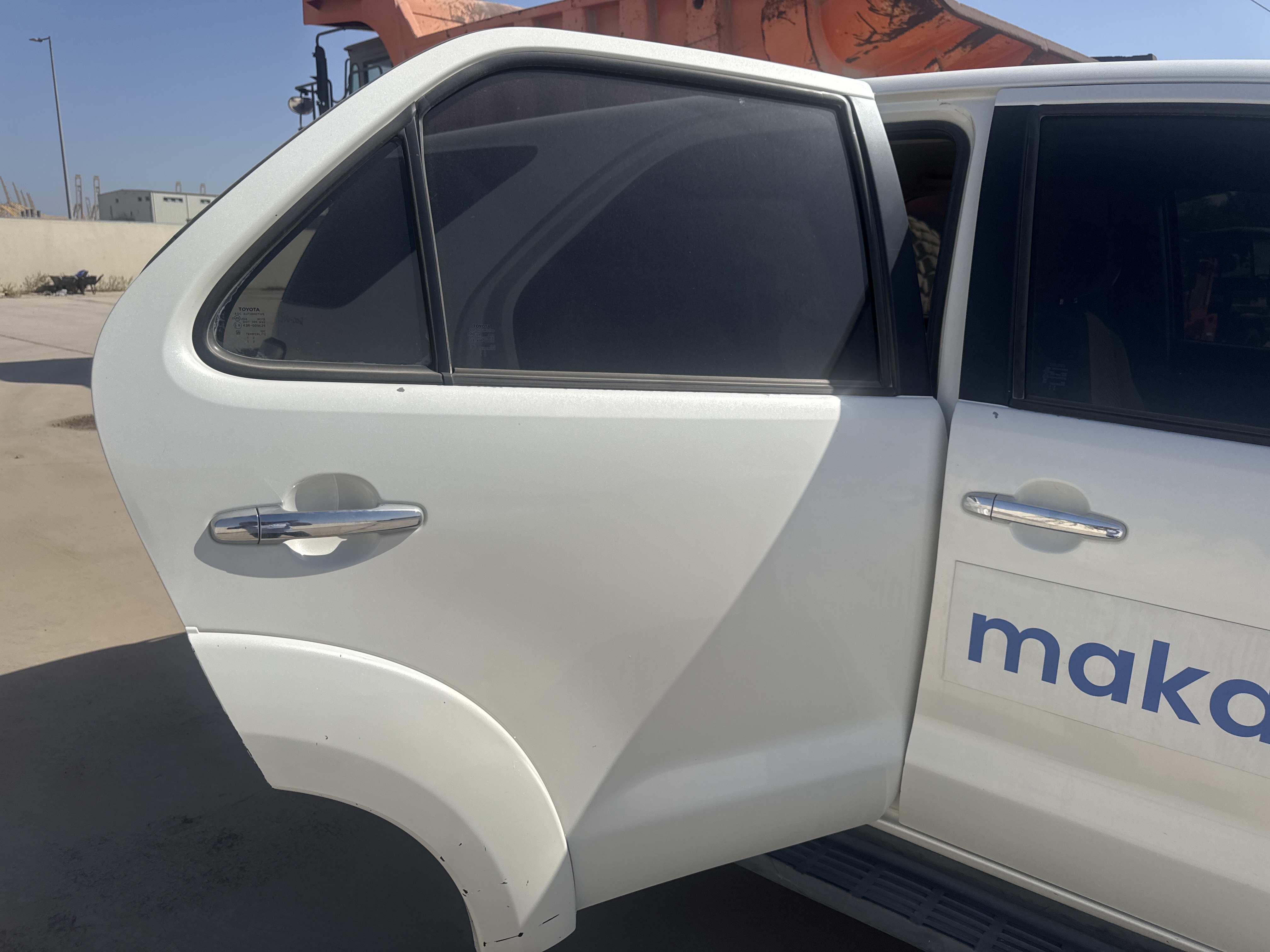 SUV-002-Toyota-Fortuner-SUVs-inspection-Exterior-Rear-right-door-1