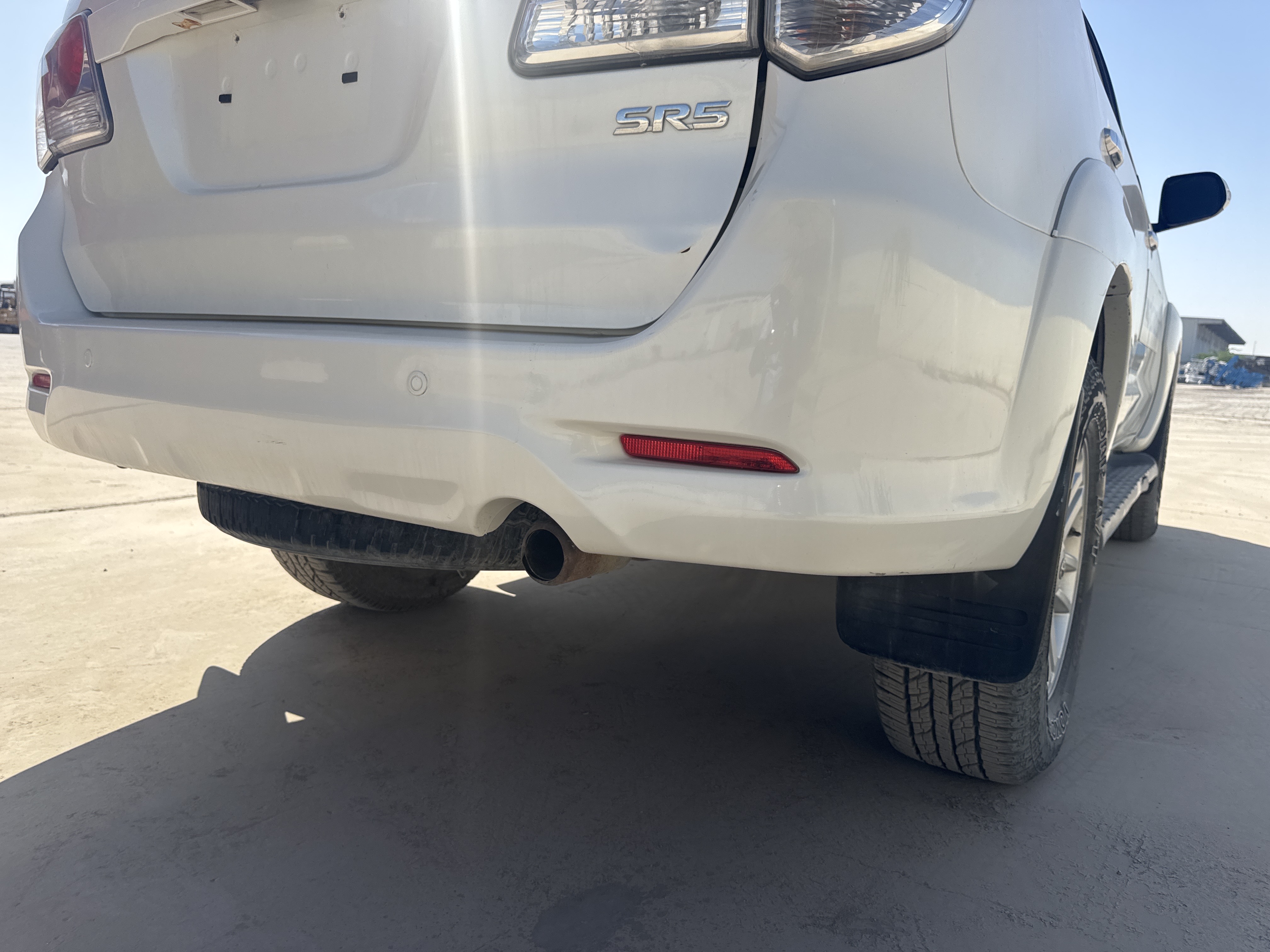 SUV-002-Toyota-Fortuner-SUVs-inspection-Exterior-Rear-bumper-1