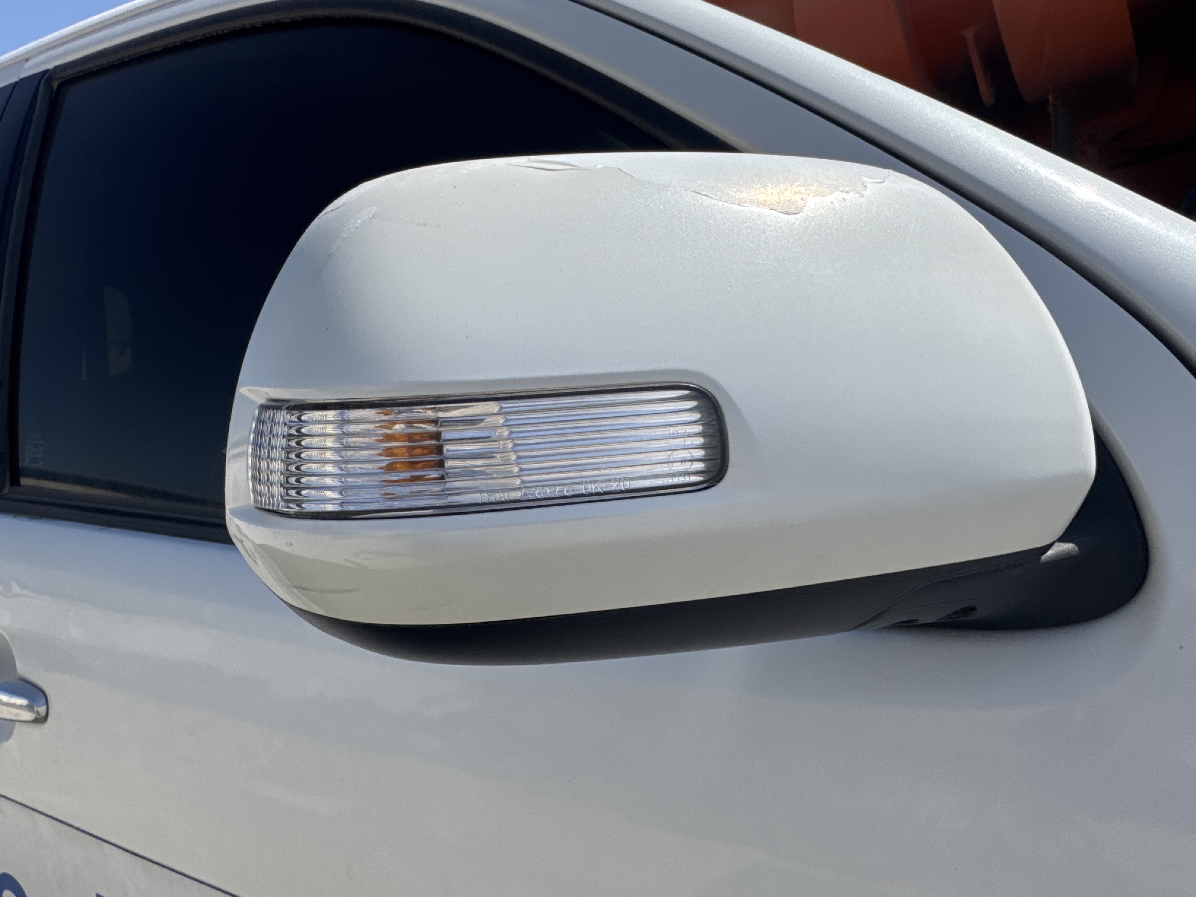 SUV-002-Toyota-Fortuner-SUVs-inspection-Exterior-Right-side-mirror-1