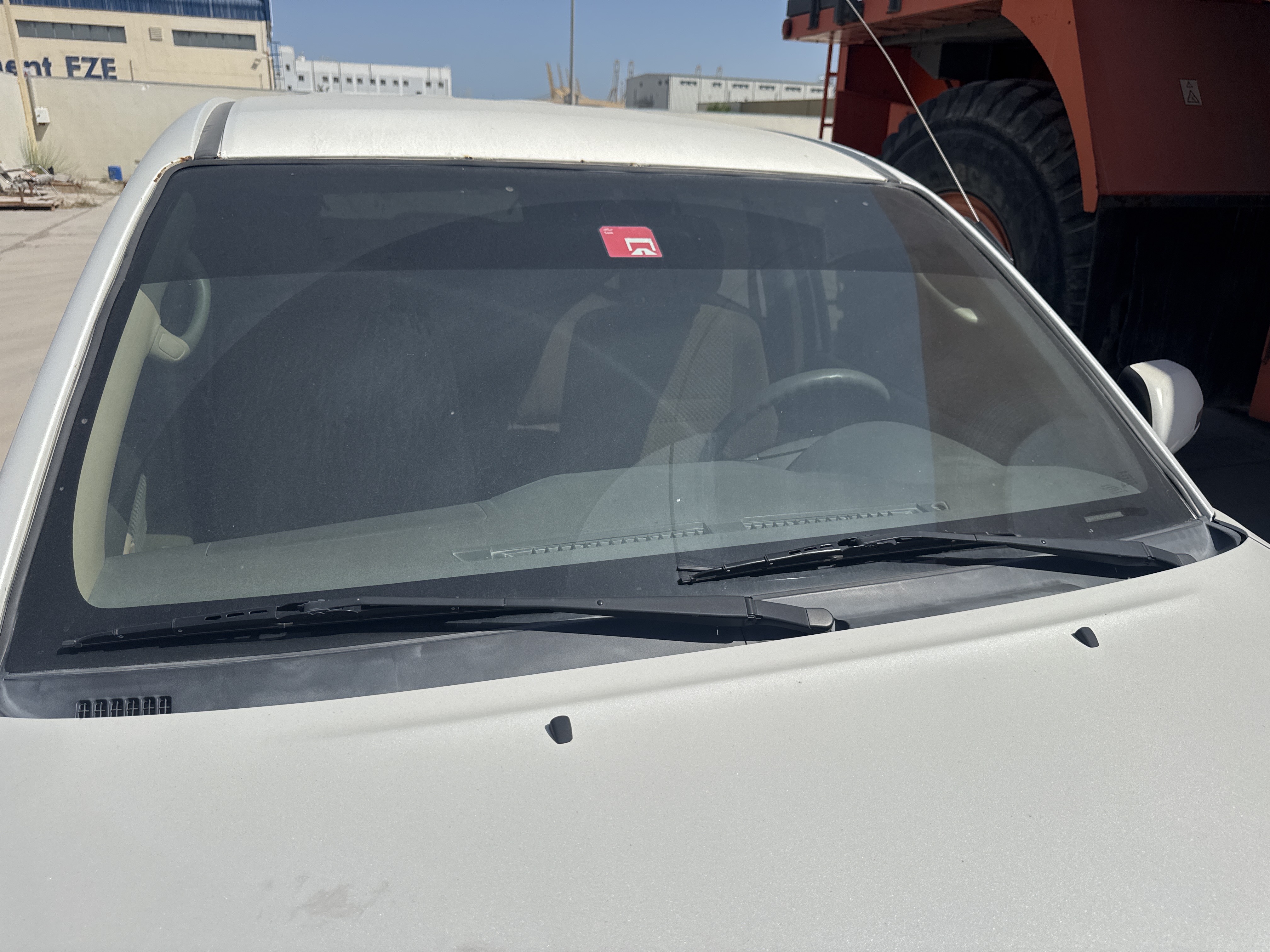 SUV-002-Toyota-Fortuner-SUVs-inspection-Exterior-Front-windshield-1